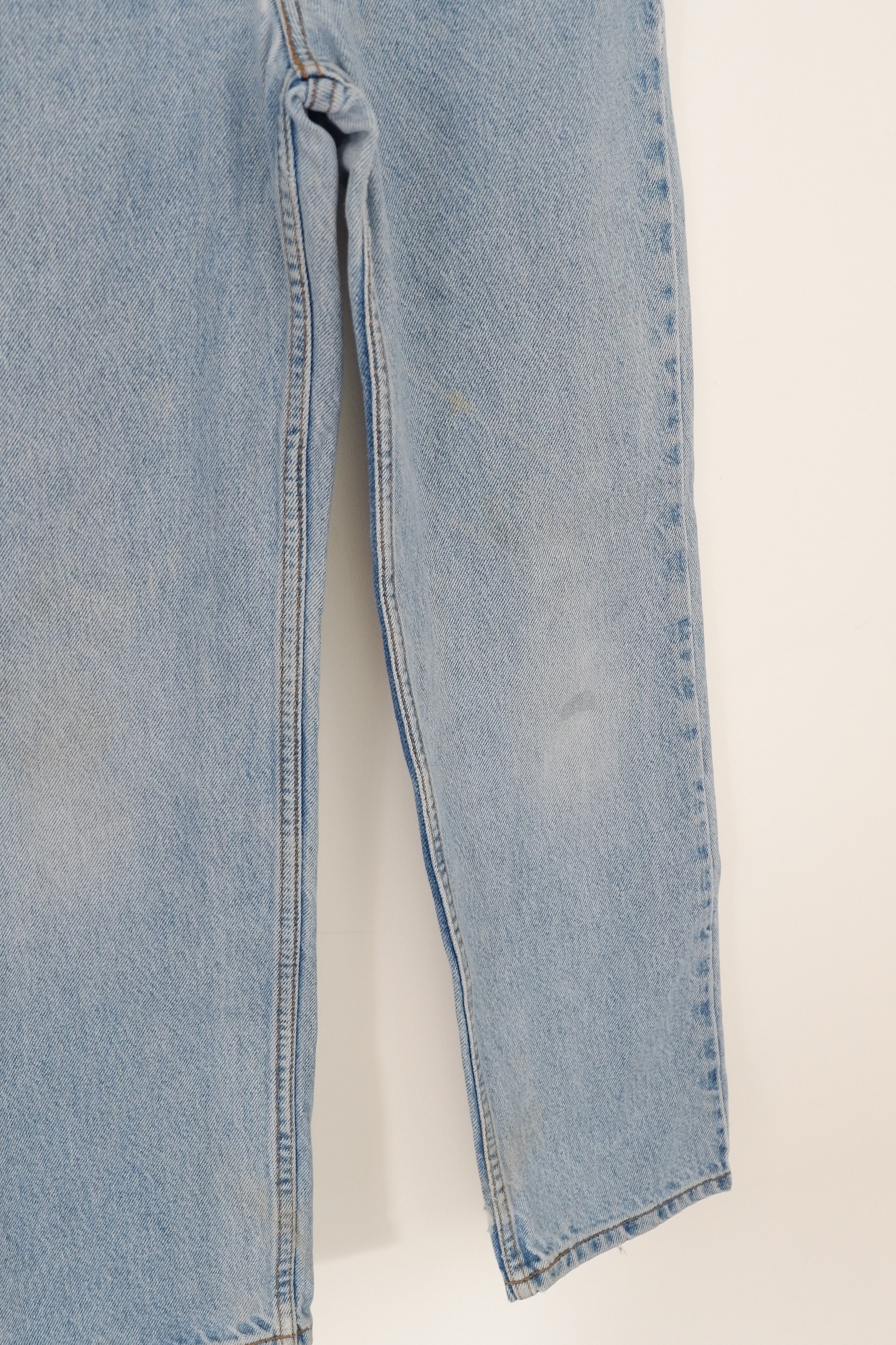 Levis Vintage 550 Light Wash Relaxed Fit Jeans - 24
