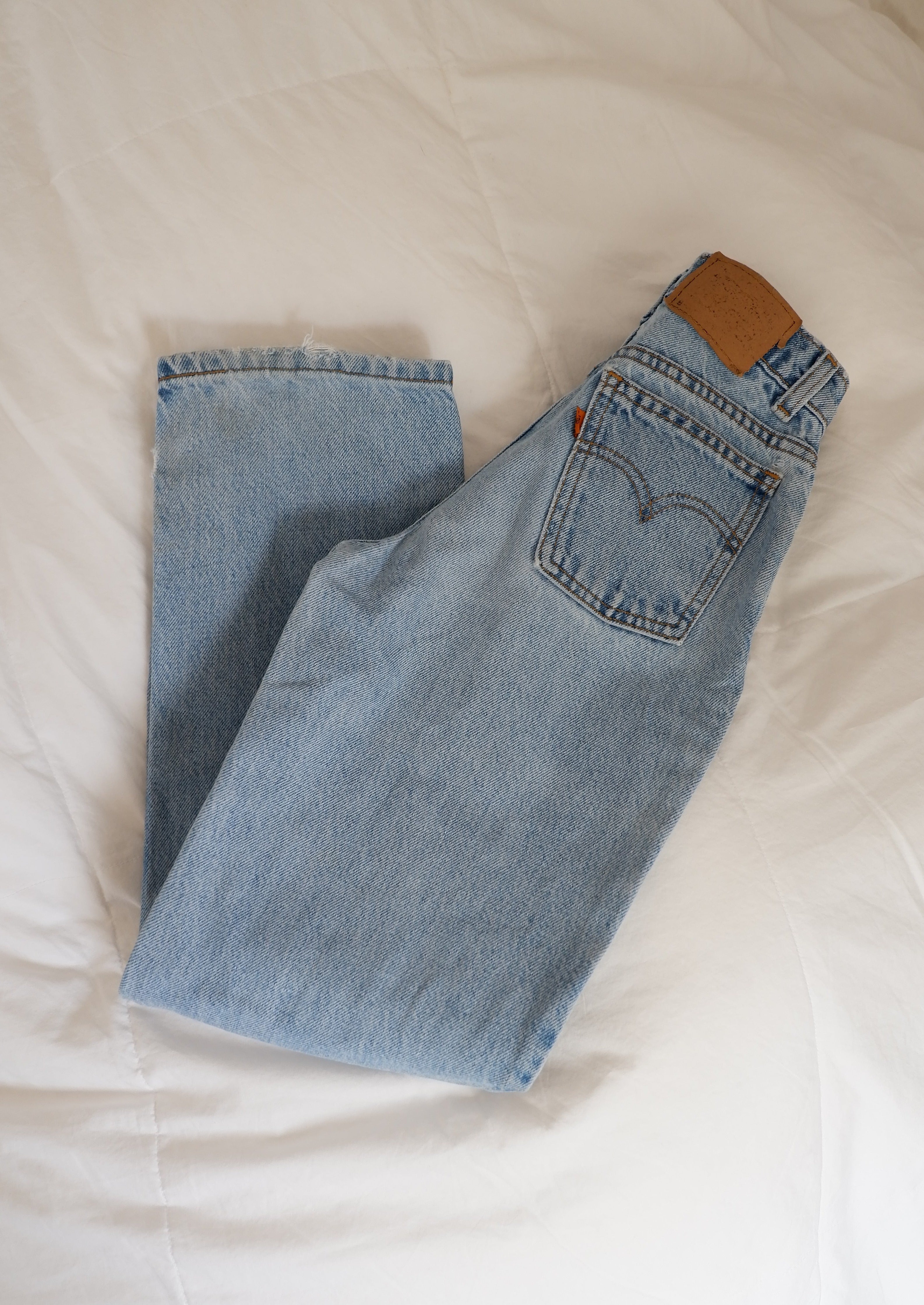 Levis Vintage 550 Light Wash Relaxed Fit Jeans - 24
