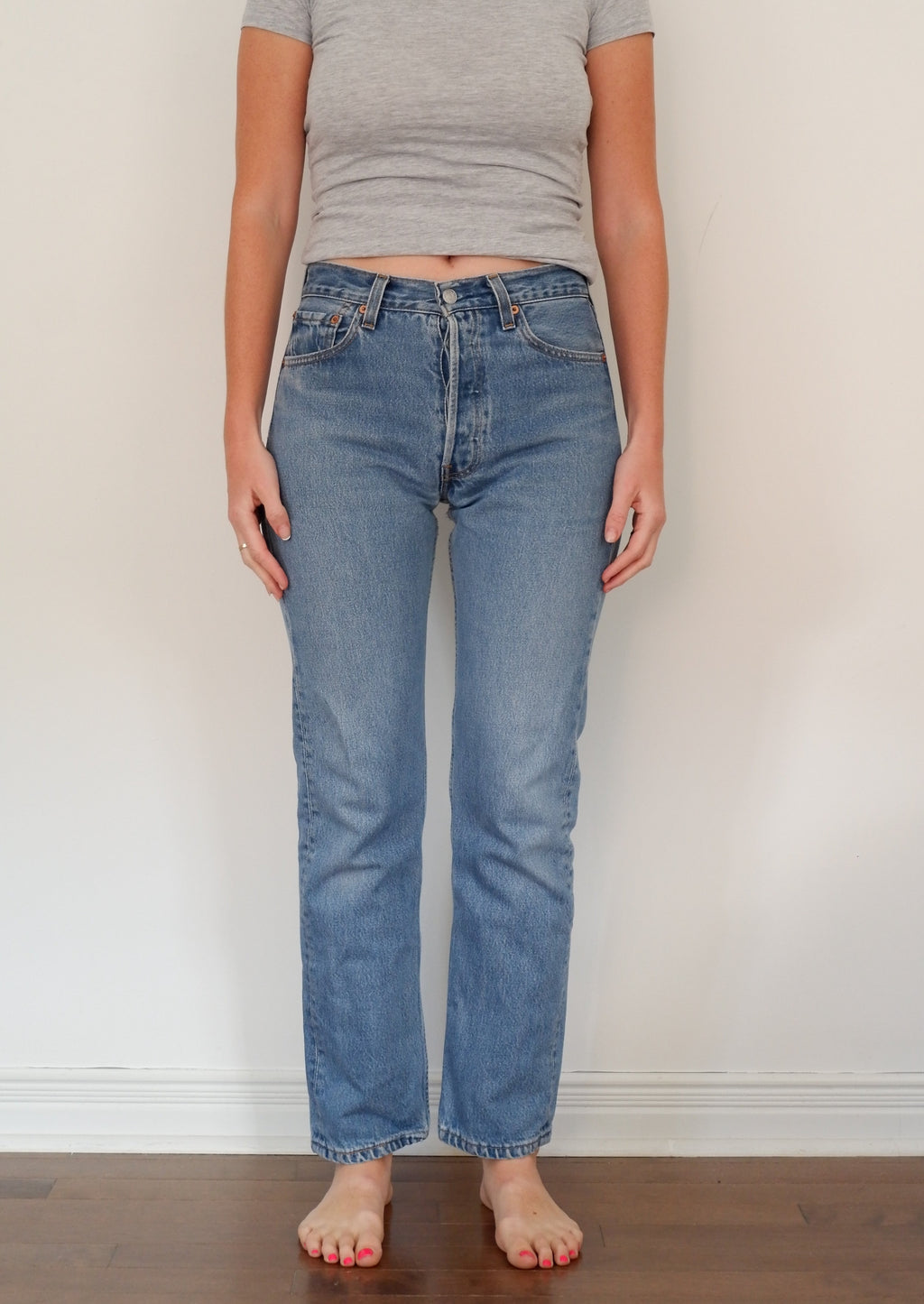 Levis Vintage 501 Medium Wash Jeans - 28