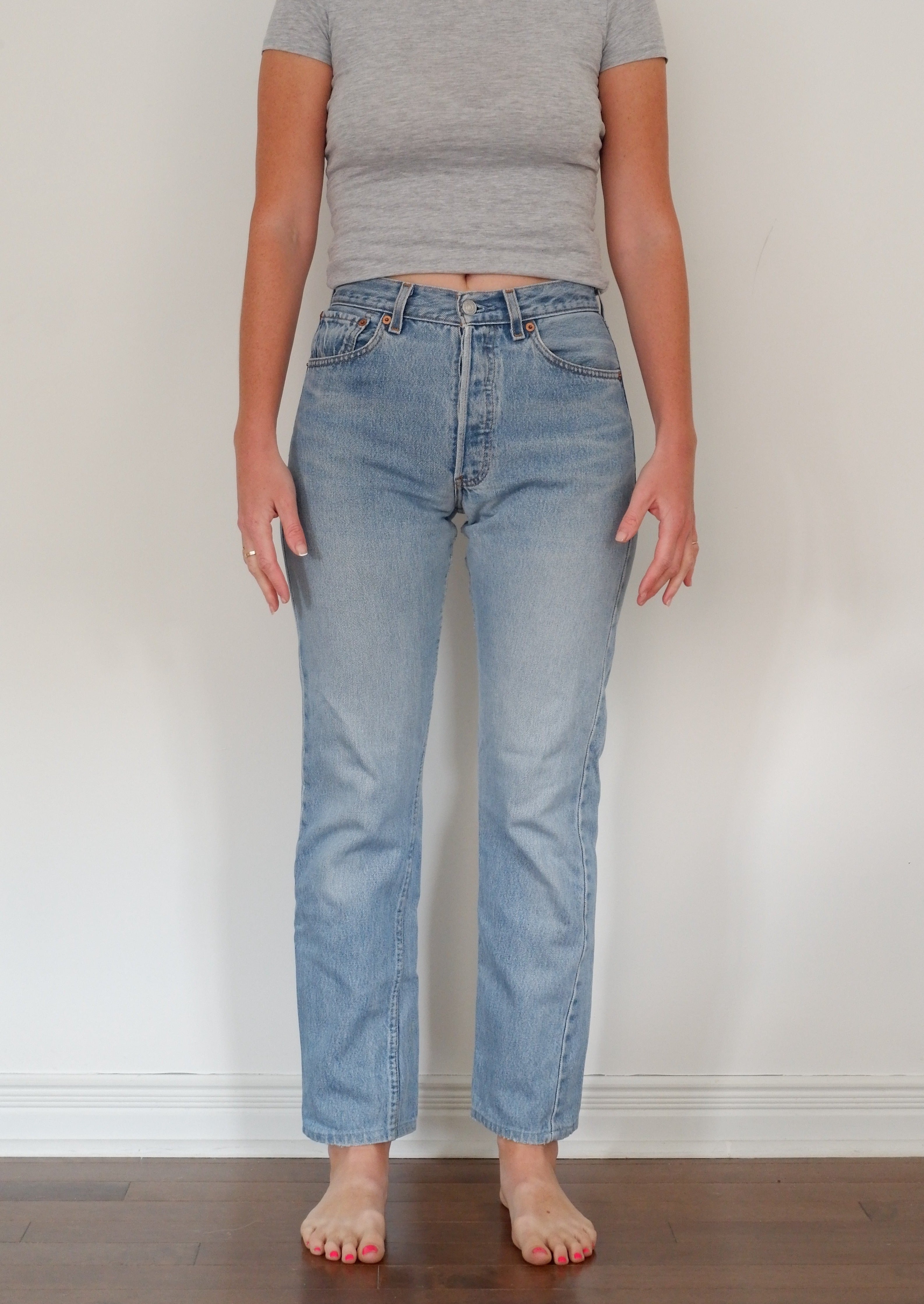 Levis Vintage 501 Light Wash Jeans - 28