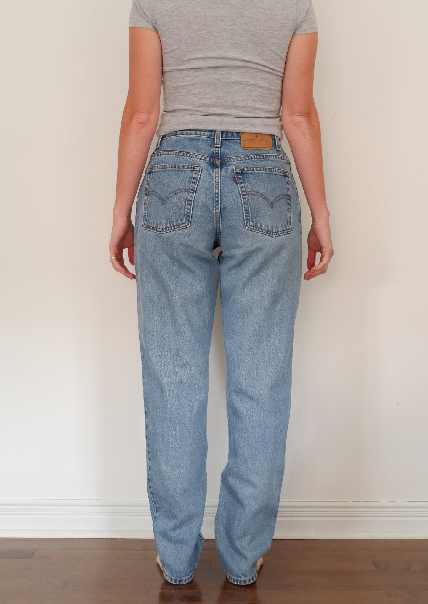 Levis 550 Medium Wash Relaxed Fit - 27