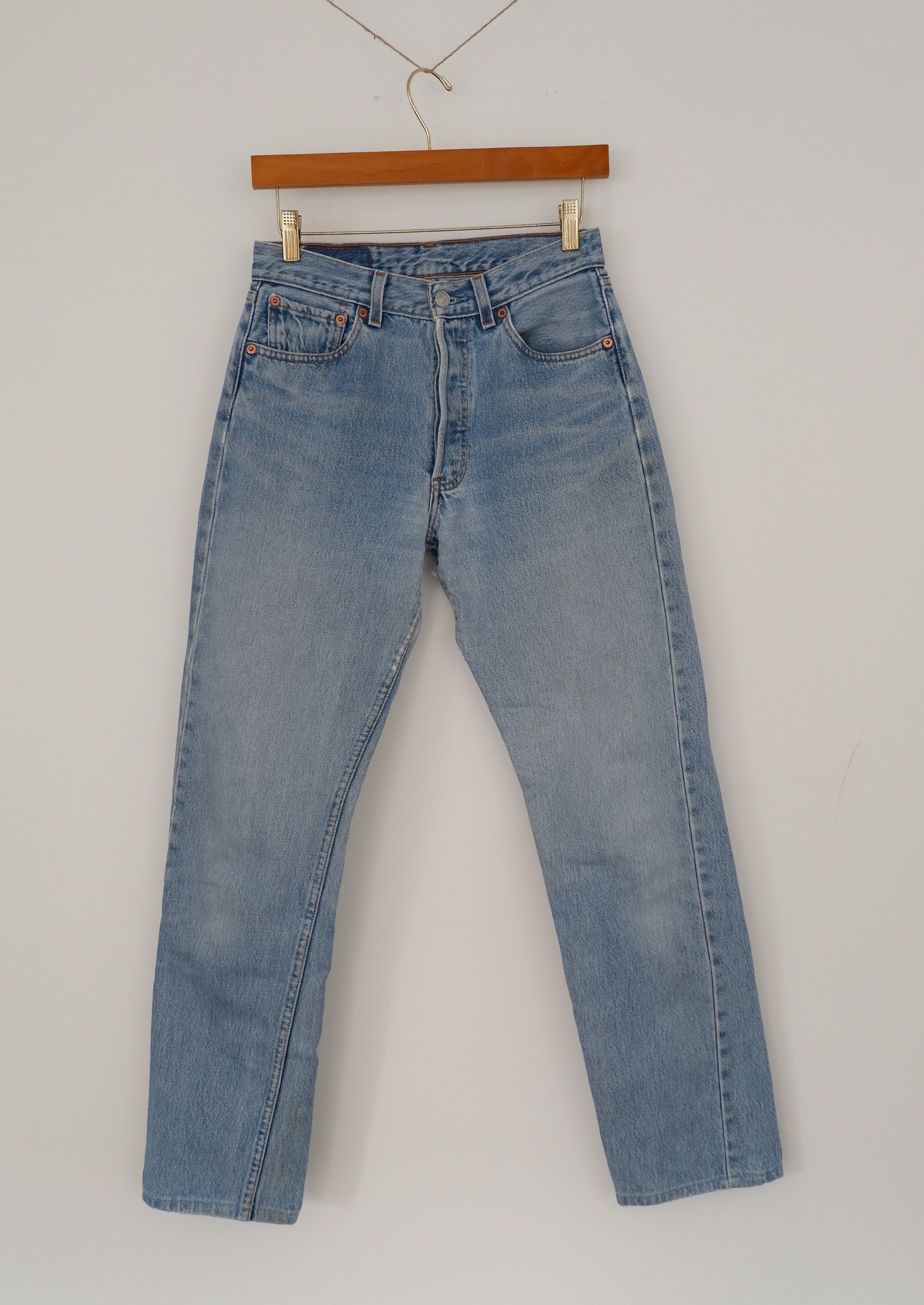 Levis Vintage 501 Light Wash Jeans - 28