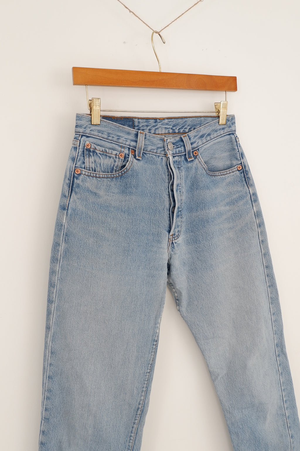 Levis Vintage 501 Light Wash Jeans - 28