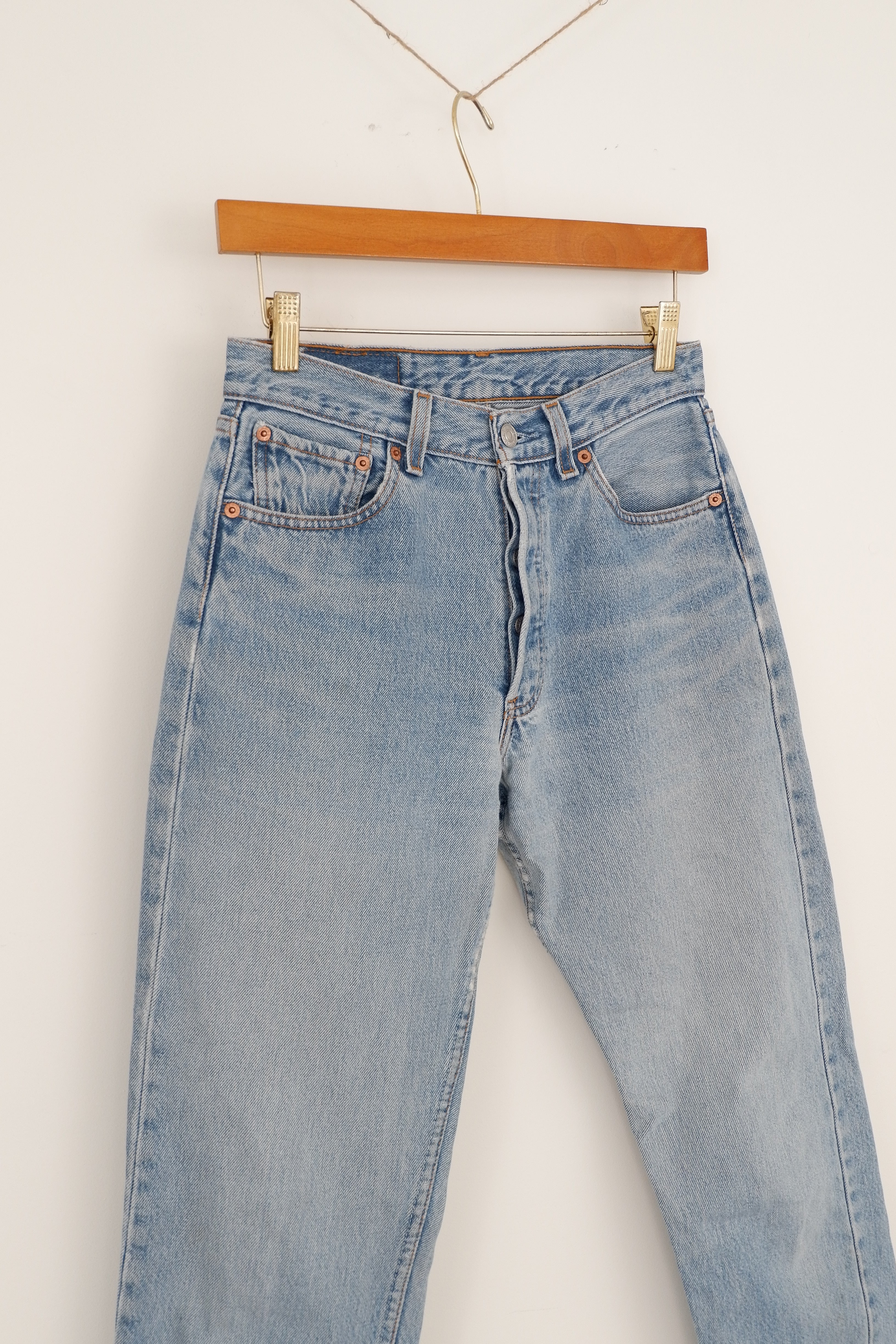 Levis Vintage 501 Light Wash Jeans - 28