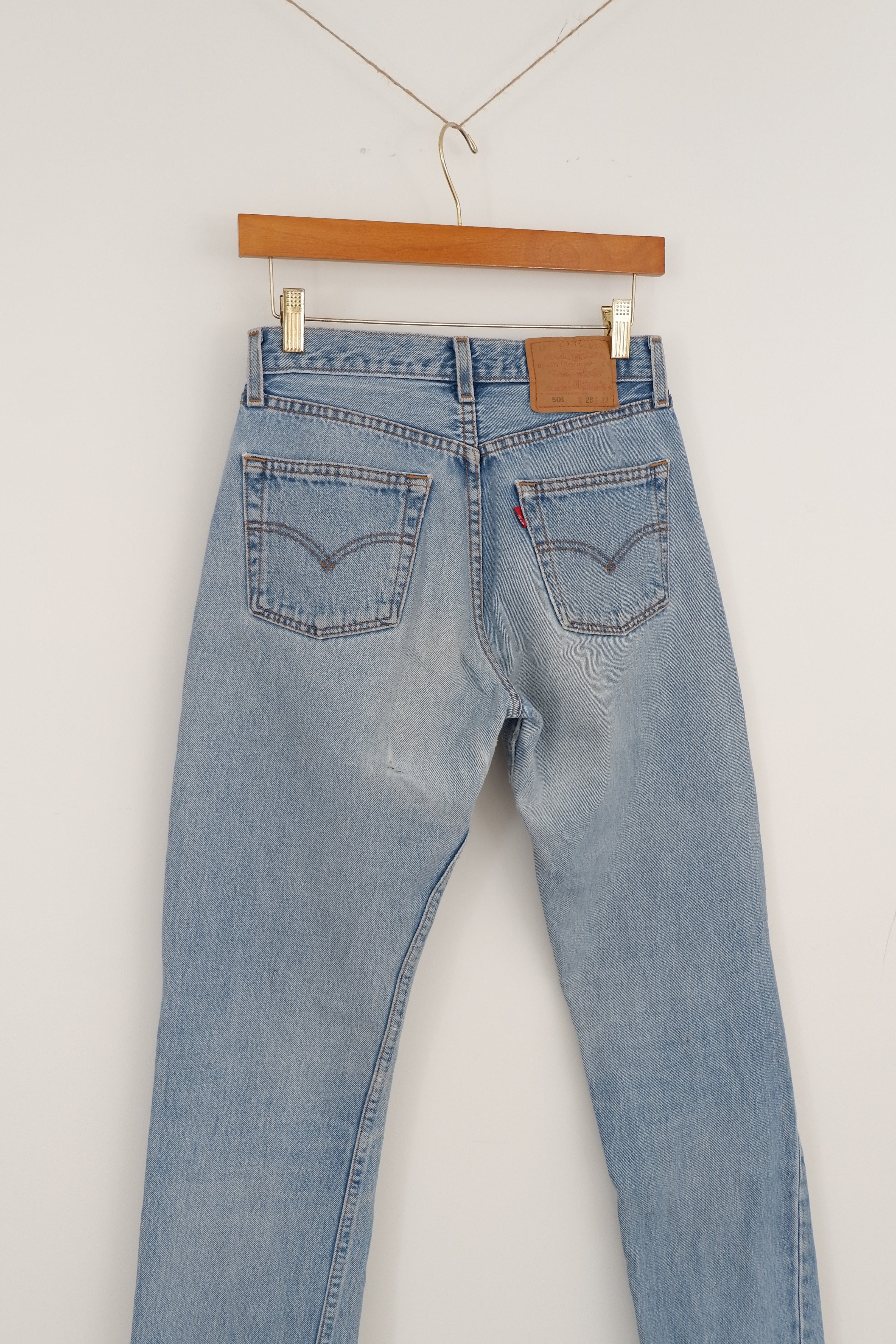 Levis Vintage 501 Light Wash Jeans - 28