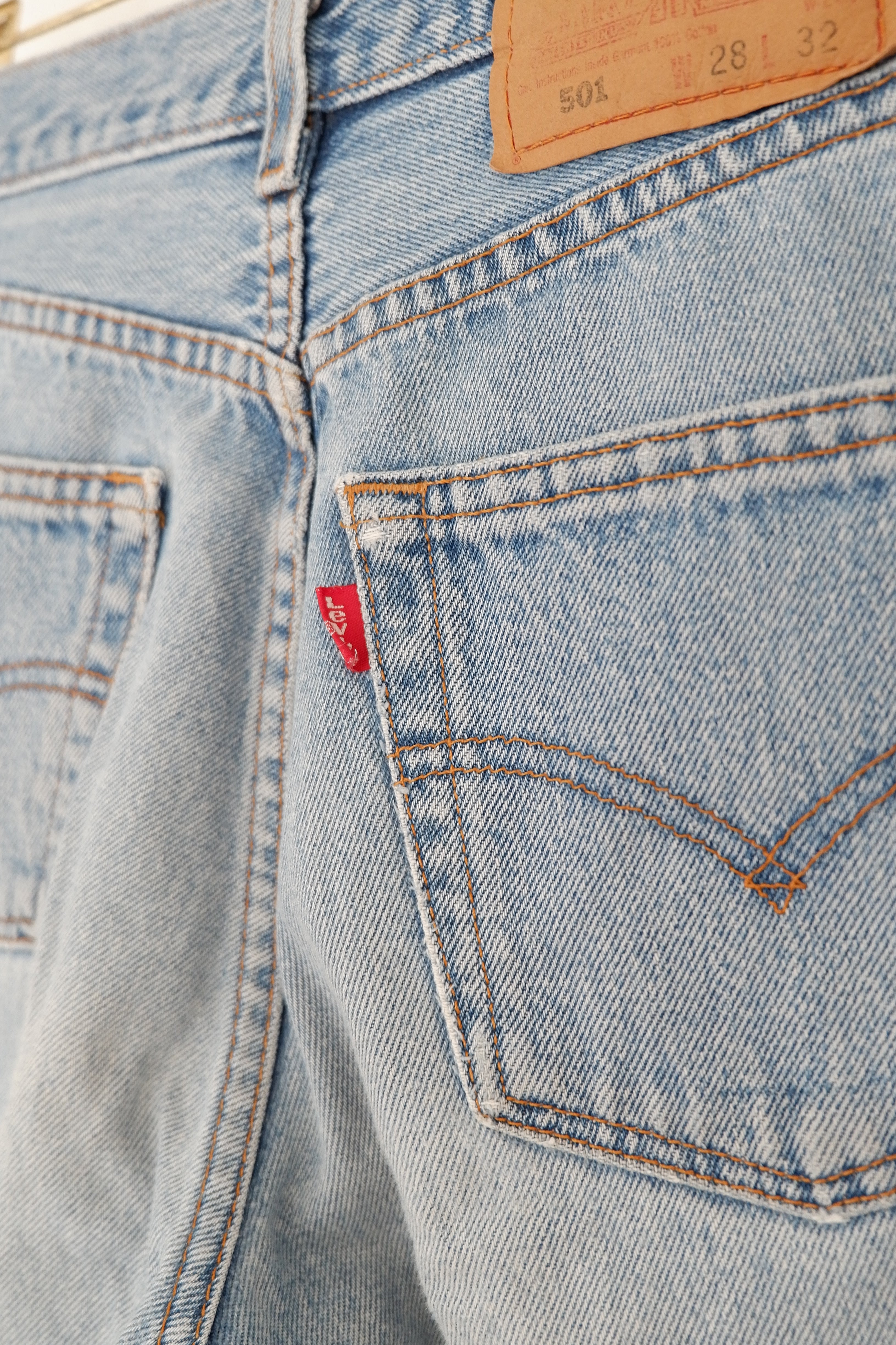 Levis Vintage 501 Light Wash Jeans - 28