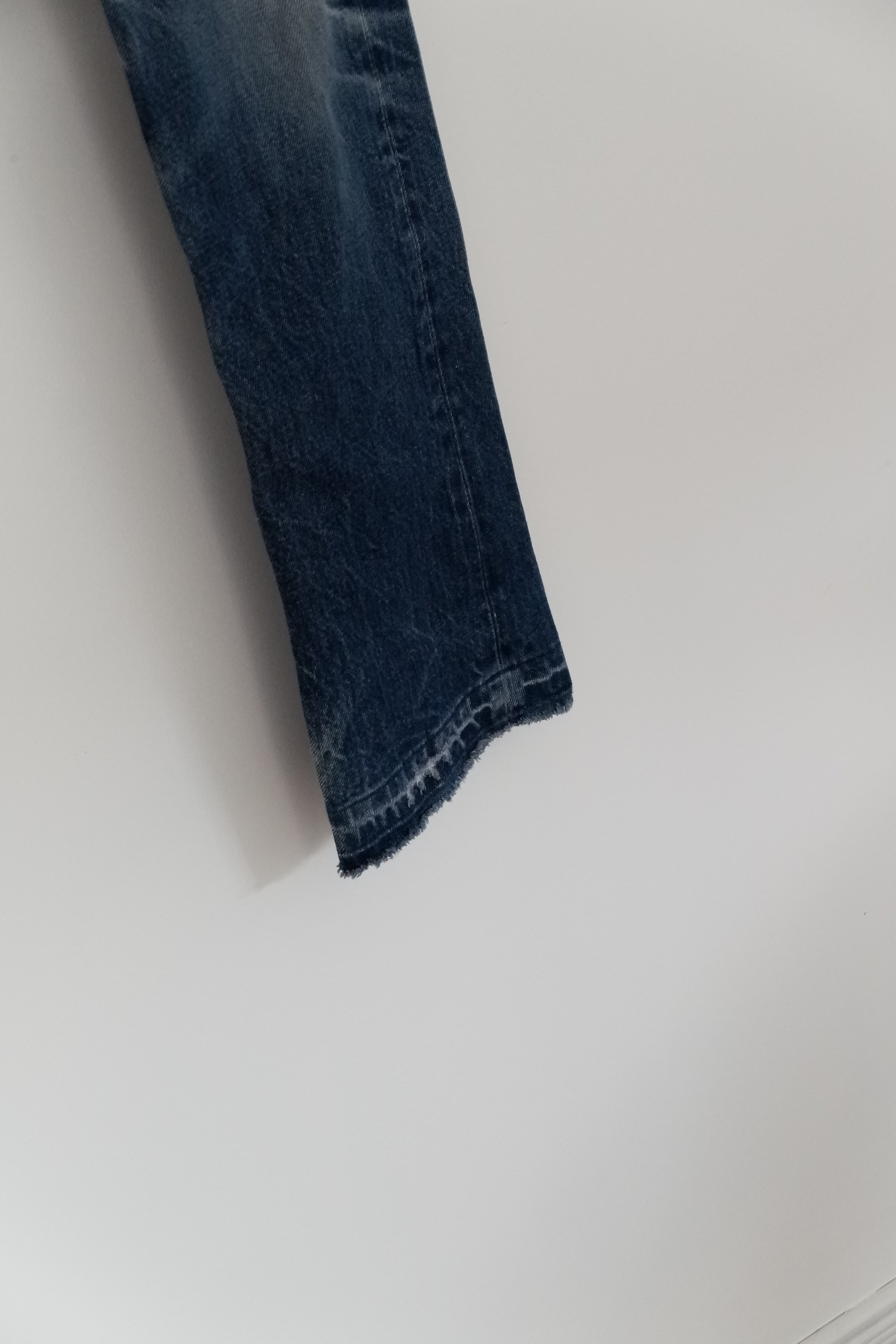 Levis Vintage 501 Medium Dark Wash Jeans - 28