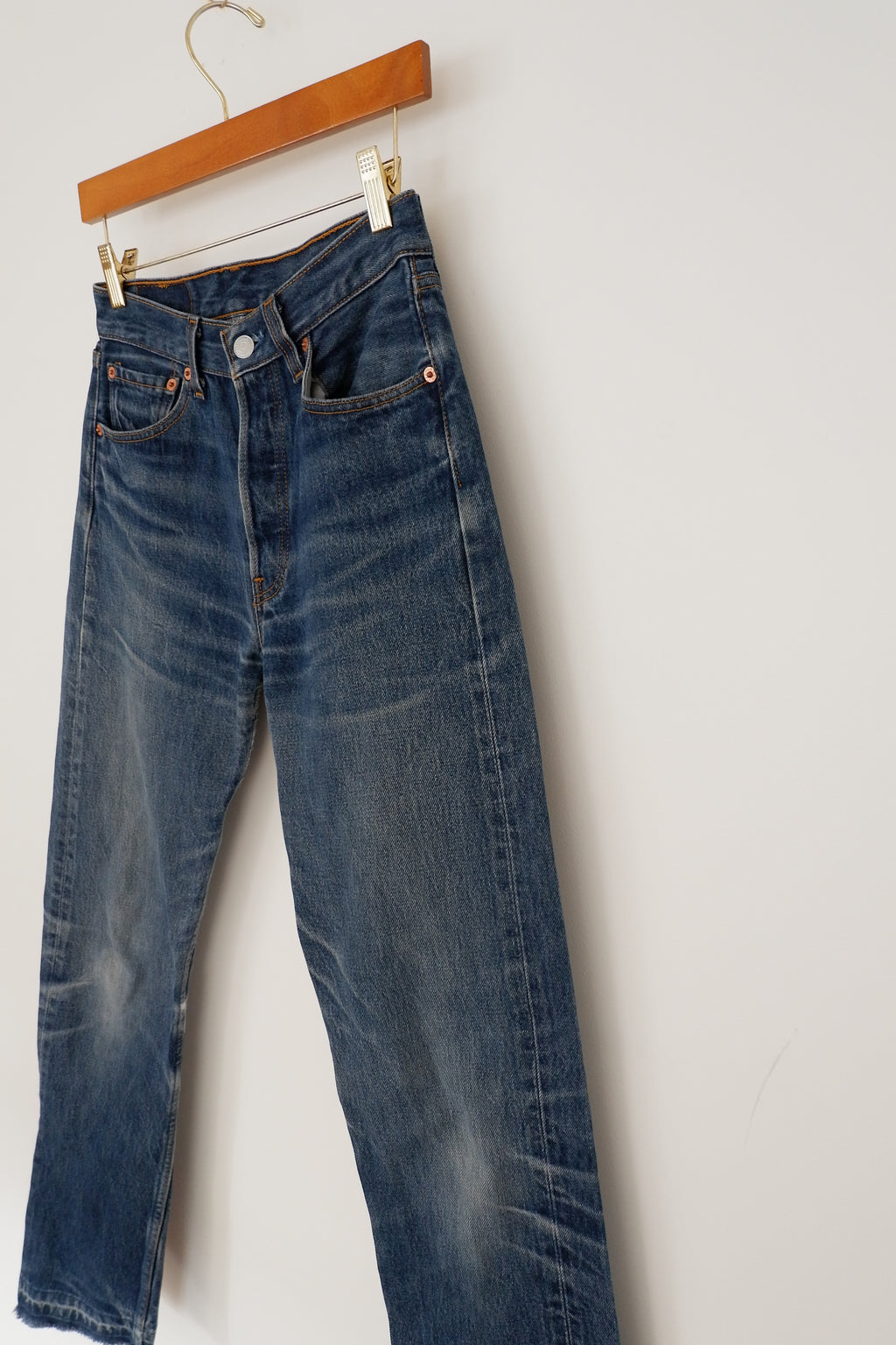 Levis Vintage 501 Medium Dark Wash Jeans - 28