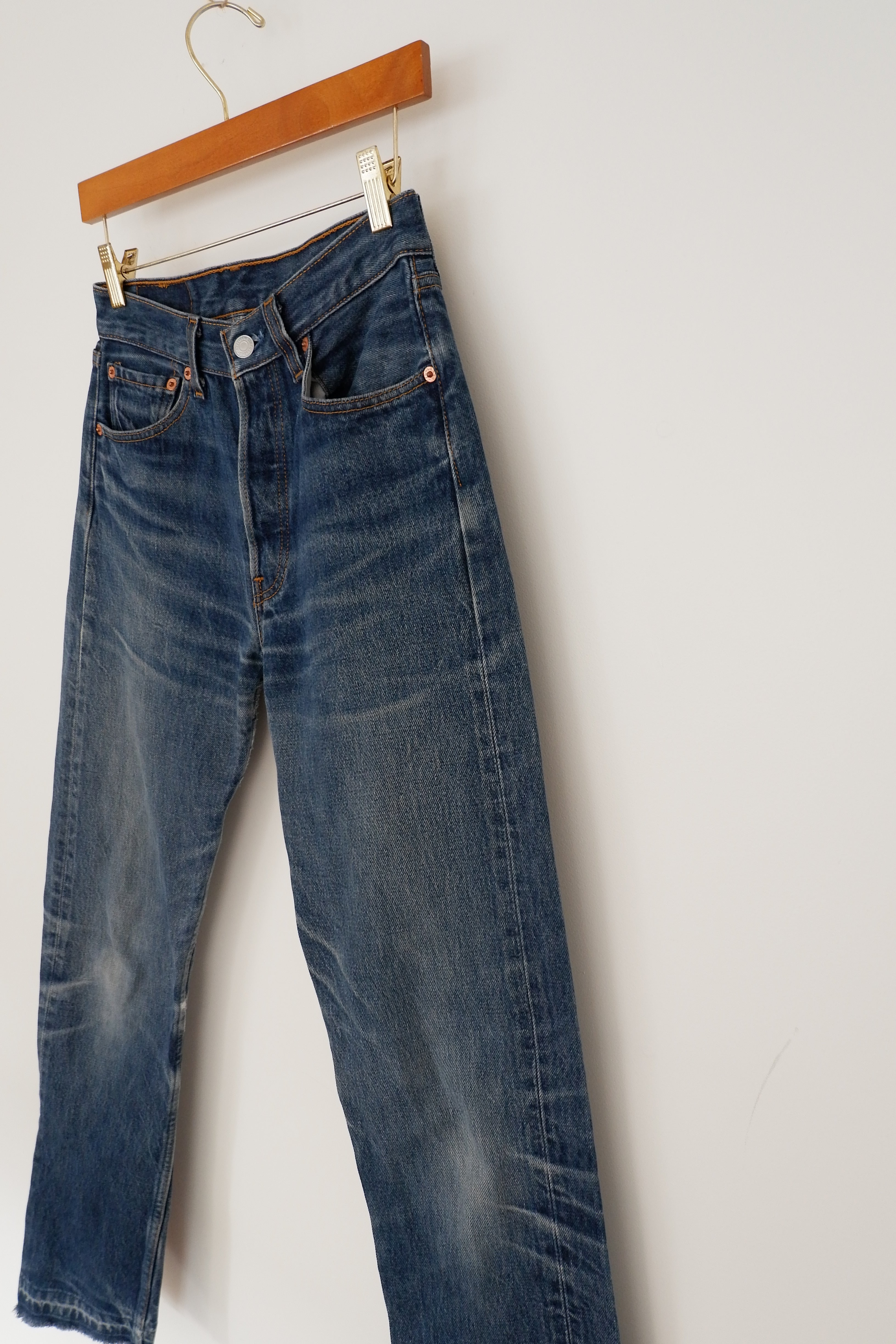 Levis Vintage 501 Medium Dark Wash Jeans - 28