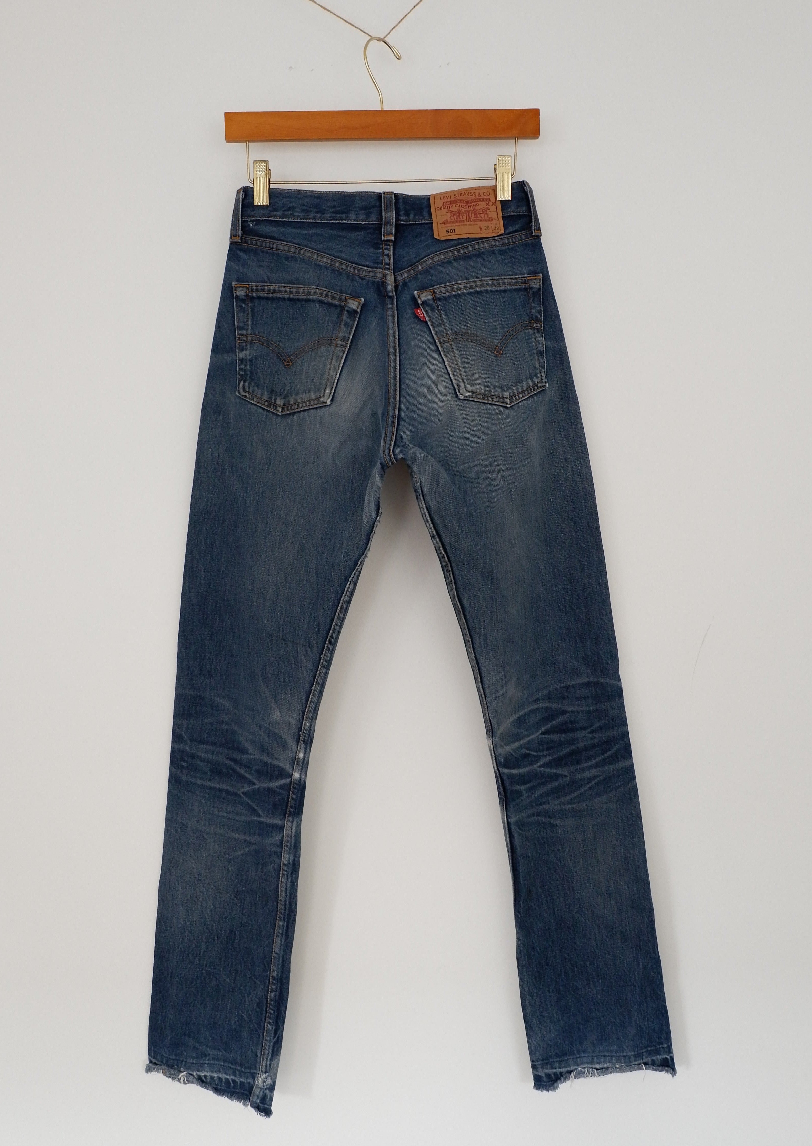 Levis Vintage 501 Medium Dark Wash Jeans - 28