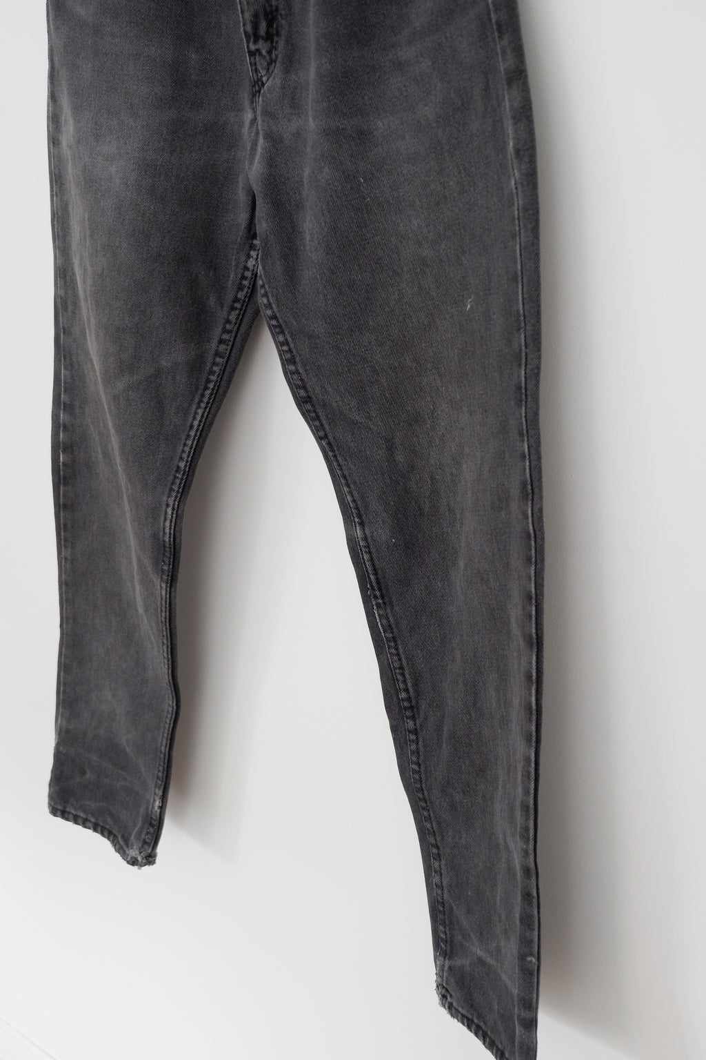 Levis Vintage 550 Black/Grey Highwaisted Tapered Leg Jeans - 27