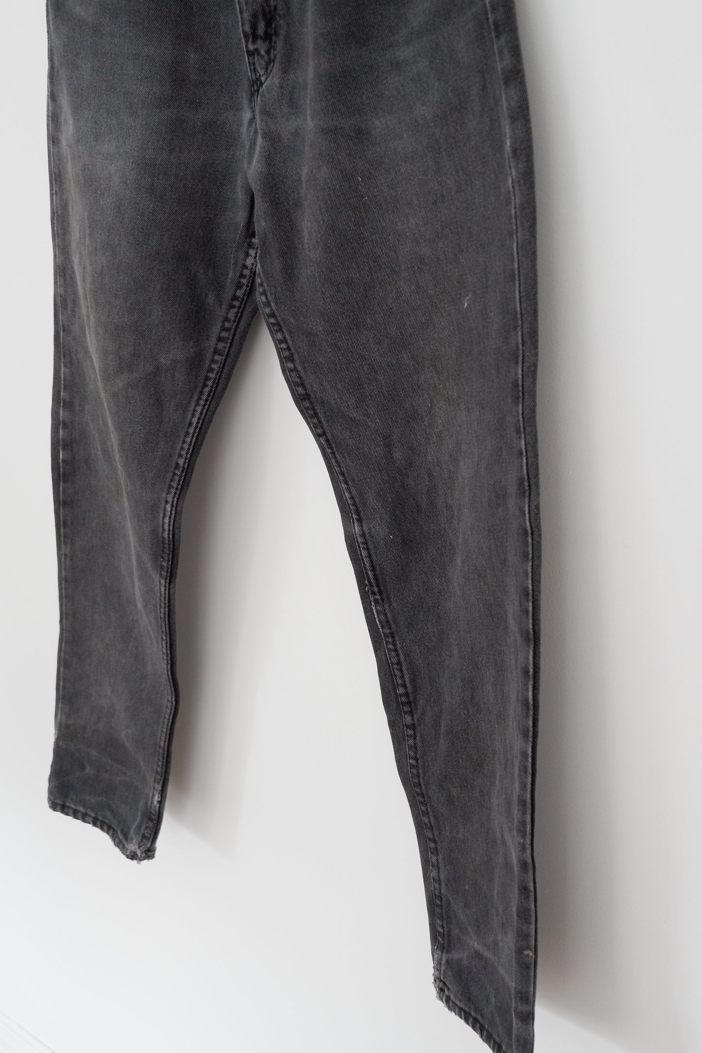 Levis Vintage 550 Black/Grey Highwaisted Tapered Leg Jeans - 27