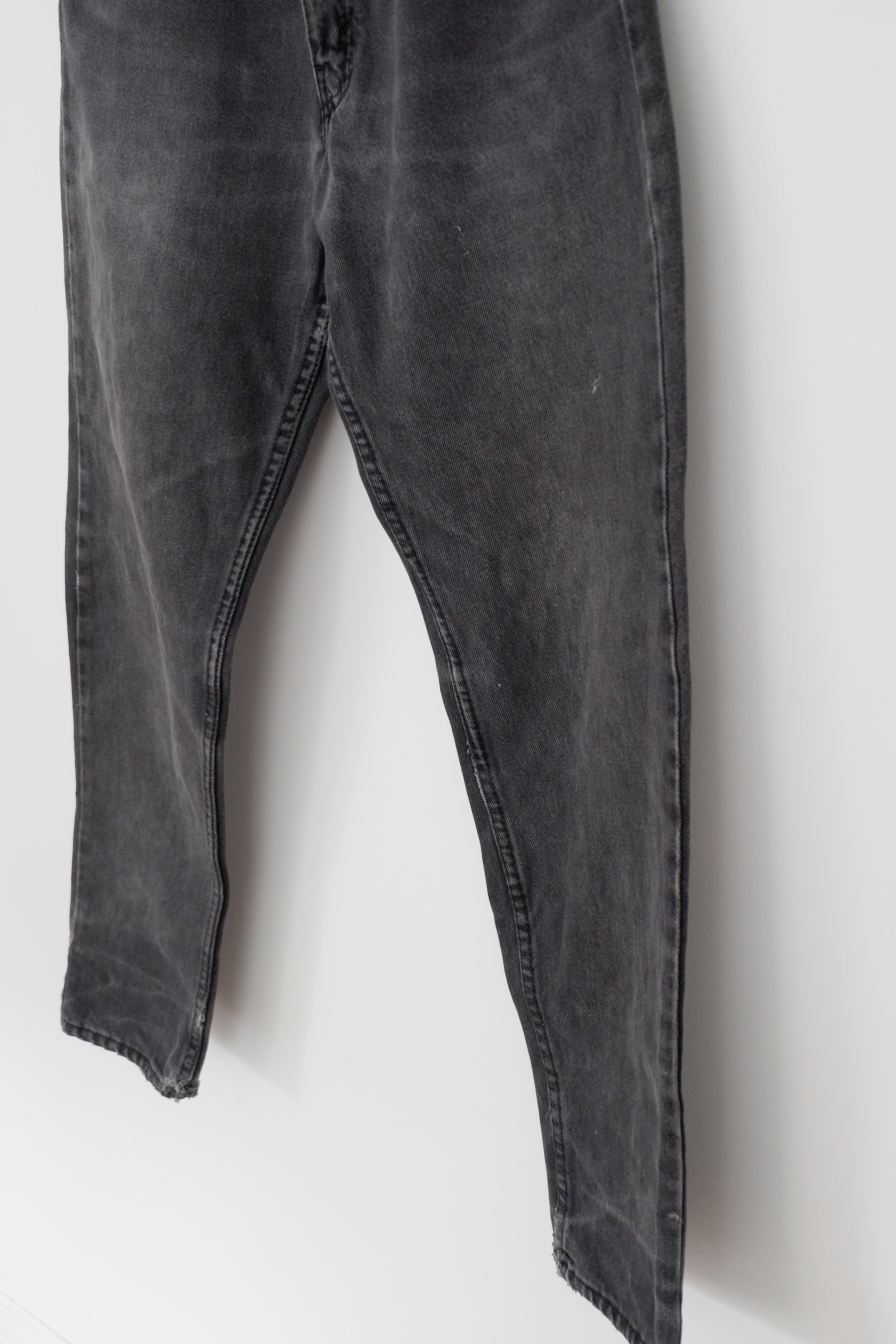 Levis Vintage 550 Black/Grey Highwaisted Tapered Leg Jeans - 27
