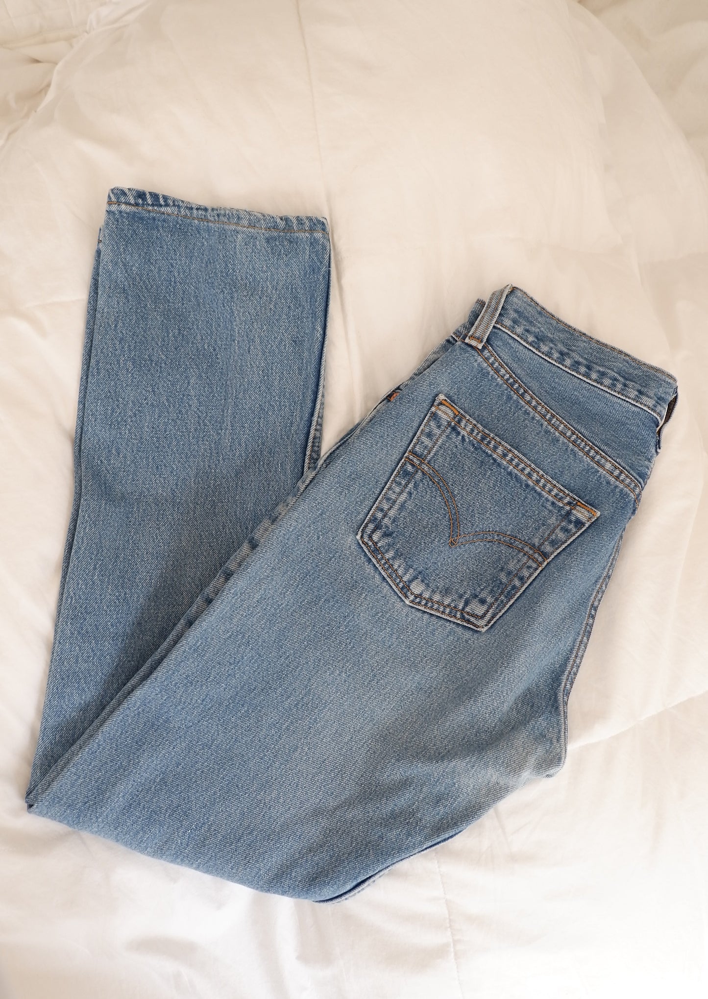 Levis Vintage 501 Medium Wash Jeans - 28