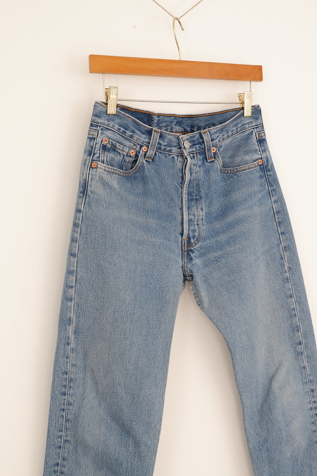 Levis Vintage 501 Medium Wash Jeans - 28