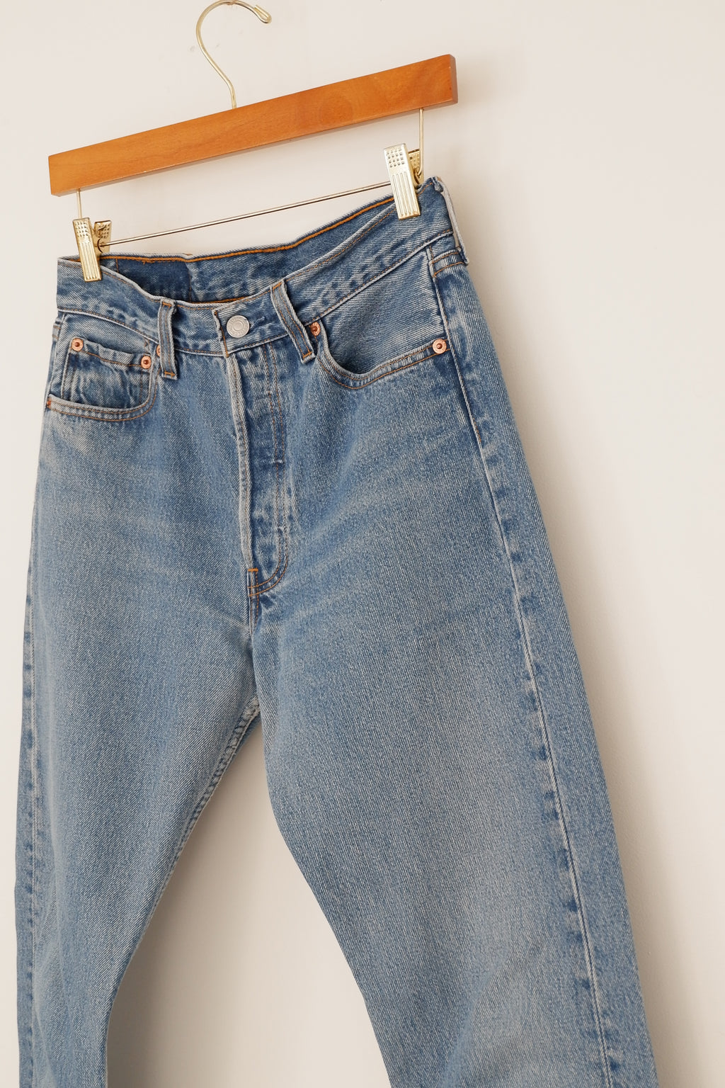Levis Vintage 501 Medium Wash Jeans - 28