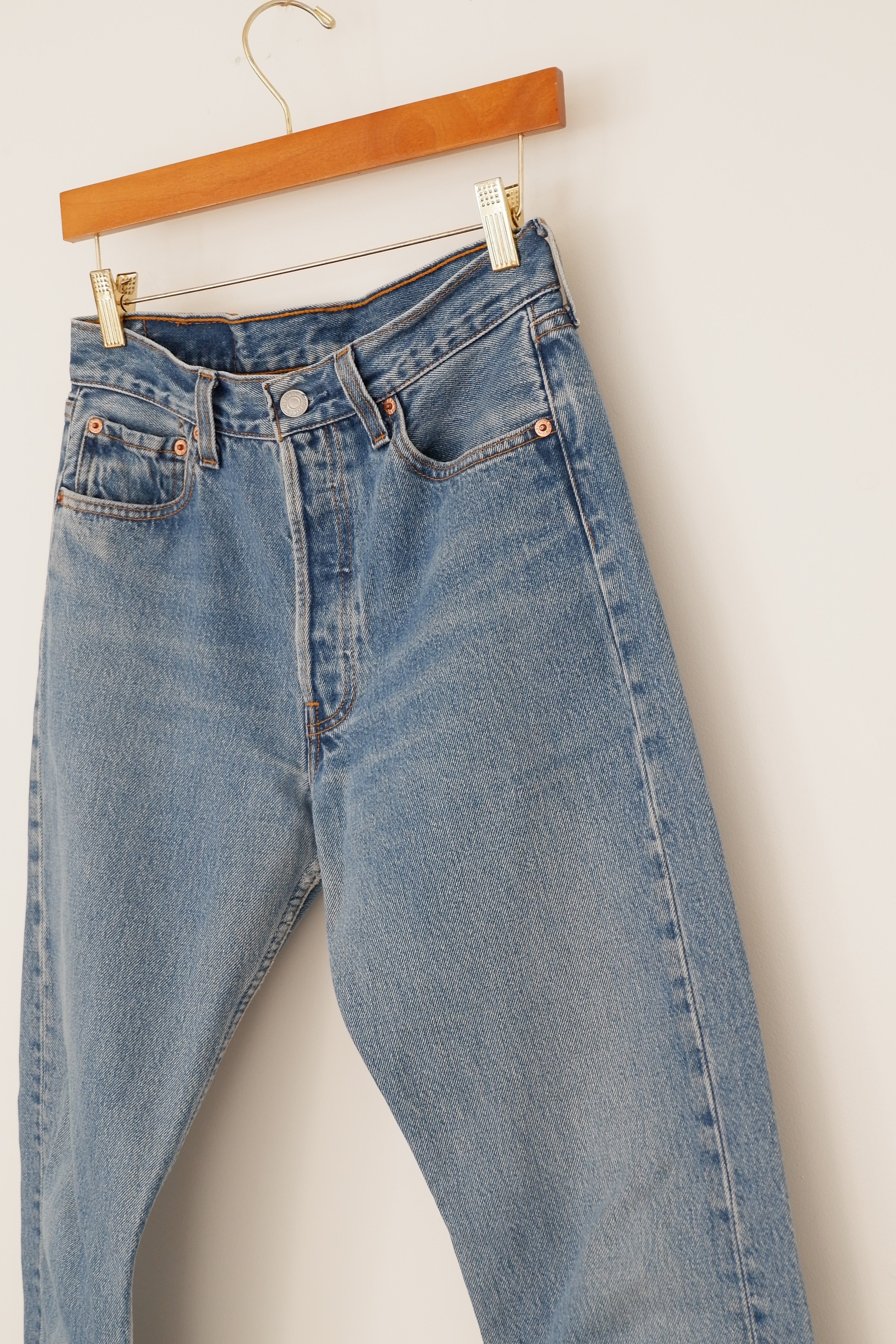Levis Vintage 501 Medium Wash Jeans - 28
