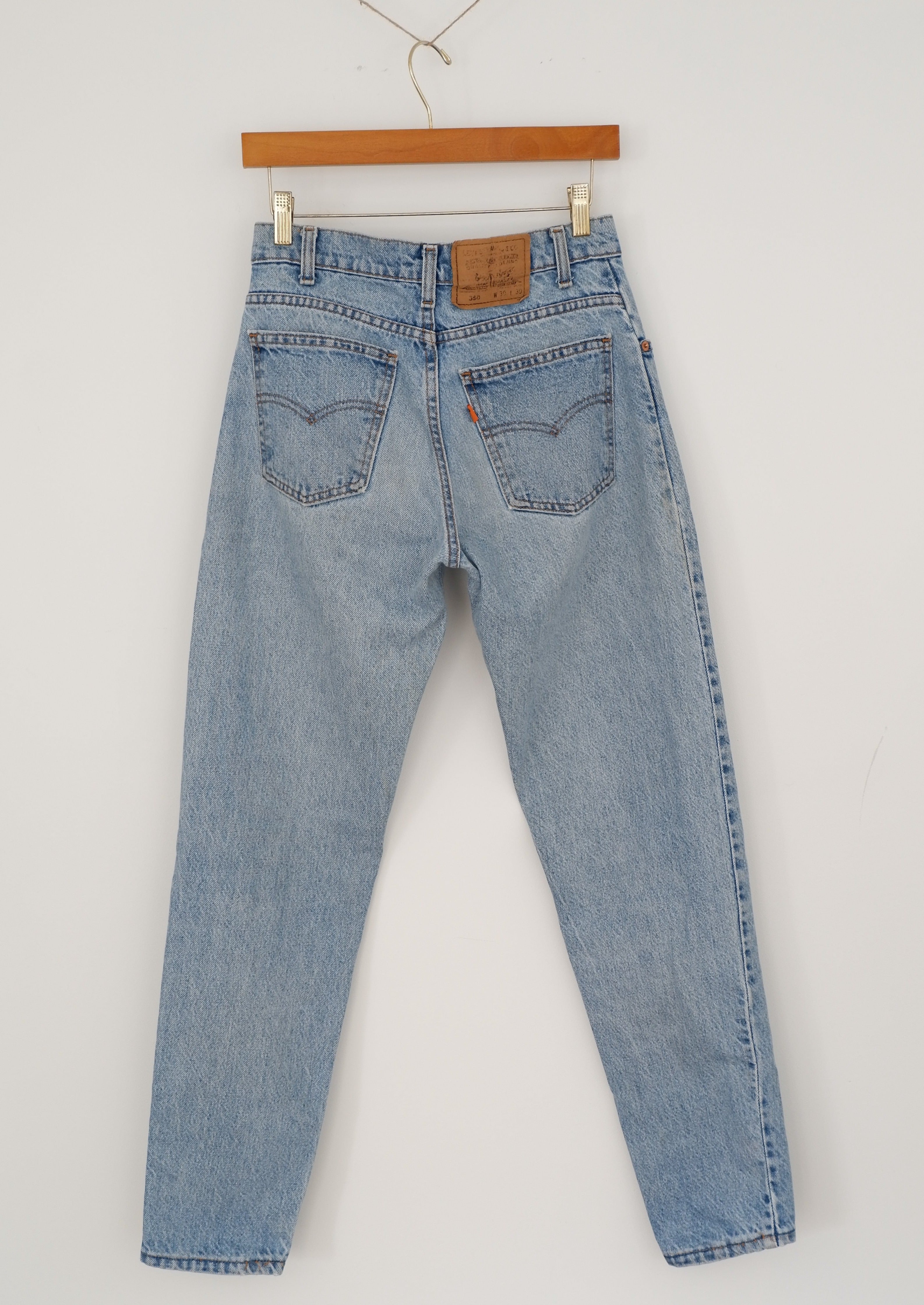 Levis Vintage 550 Medium Light Wash Relaxed Fit Jeans - 30