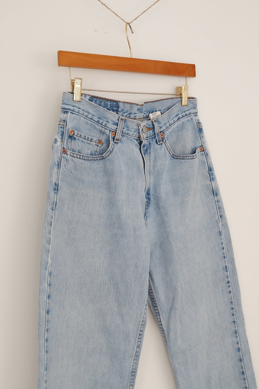 Levis Vintage 550 Light Wash Relaxed Fit Jeans - 30