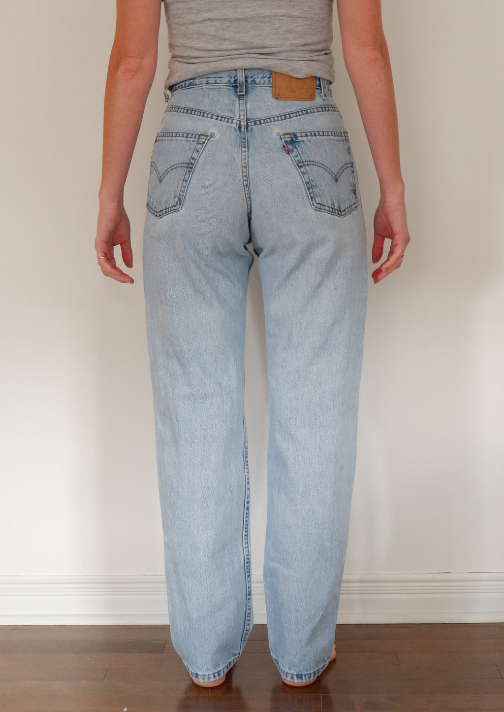 Levis Vintage 550 Light Wash Relaxed Fit Jeans - 30
