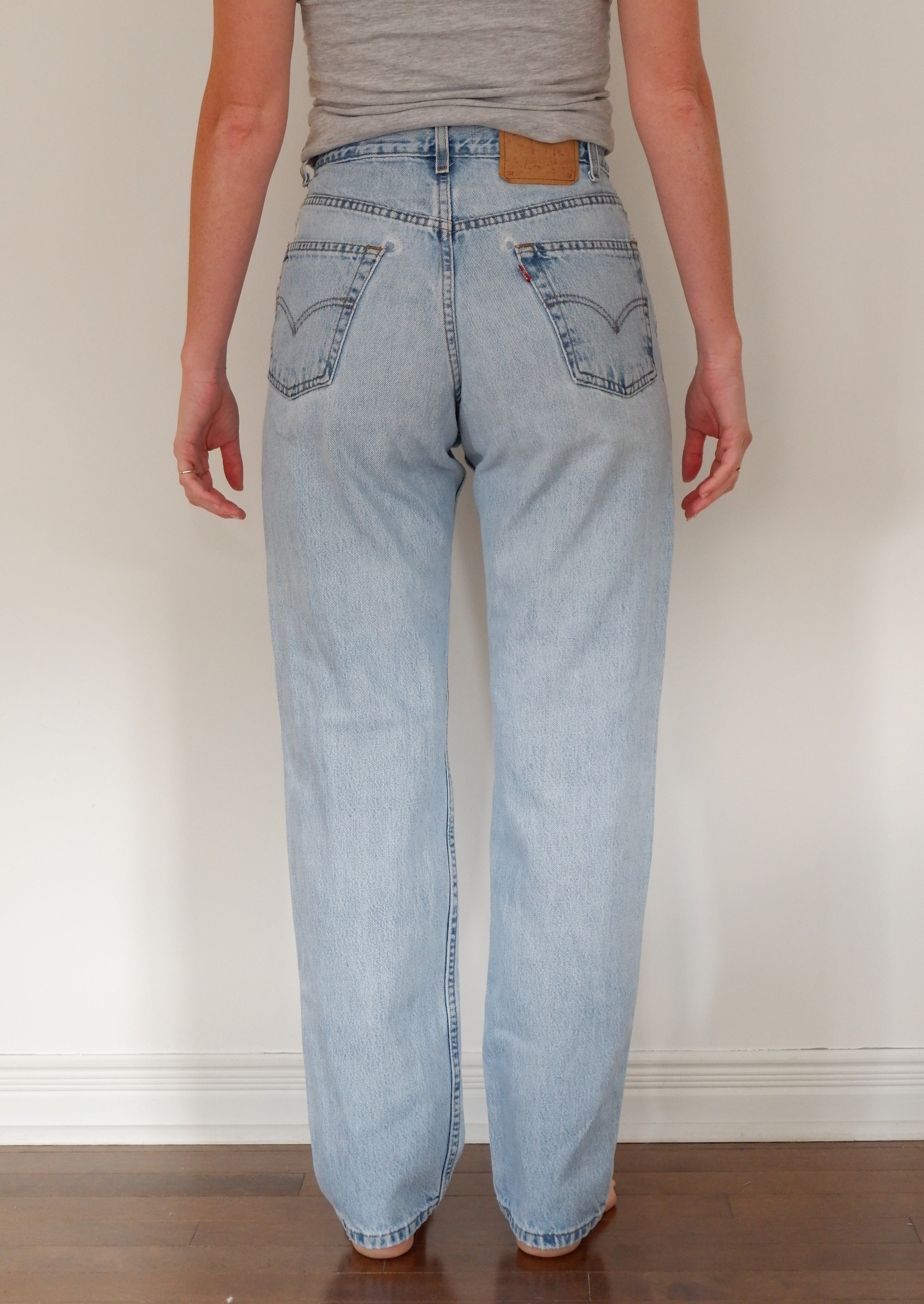 Levis Vintage 550 Light Wash Relaxed Fit Jeans - 30