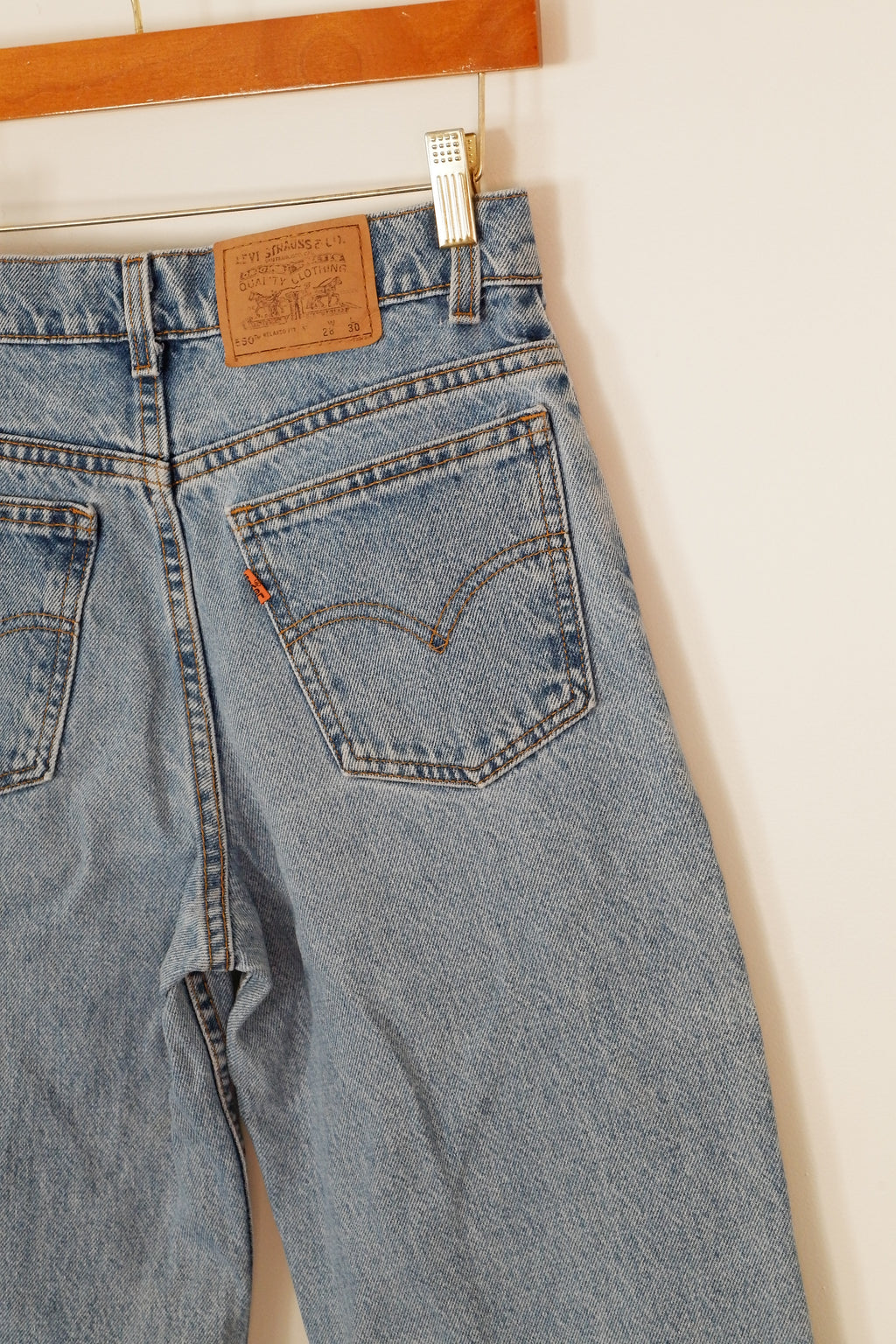 Levis Vintage 550 Medium Light Wash Jeans - 26