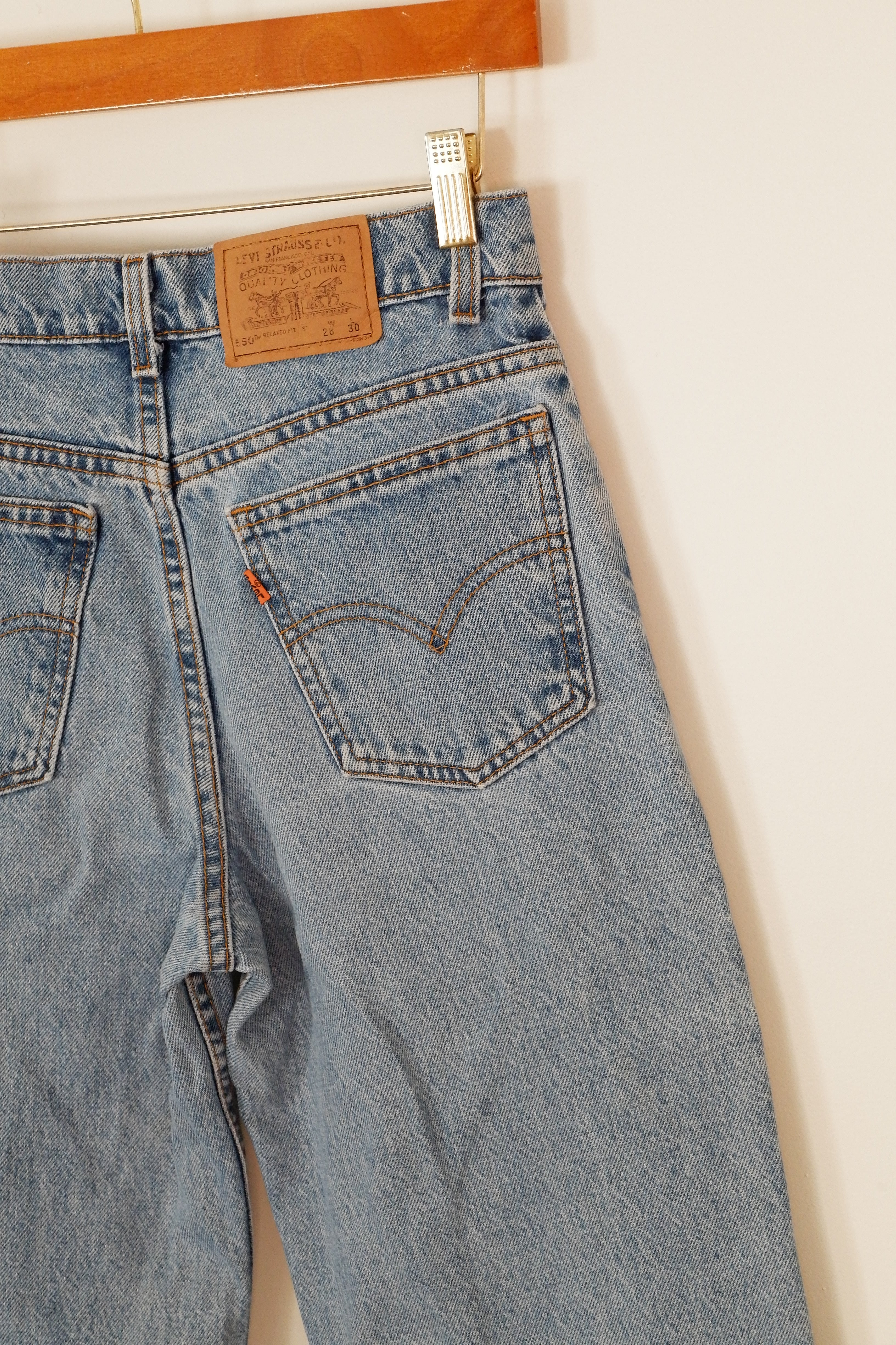 Levis Vintage 550 Medium Light Wash Jeans - 26