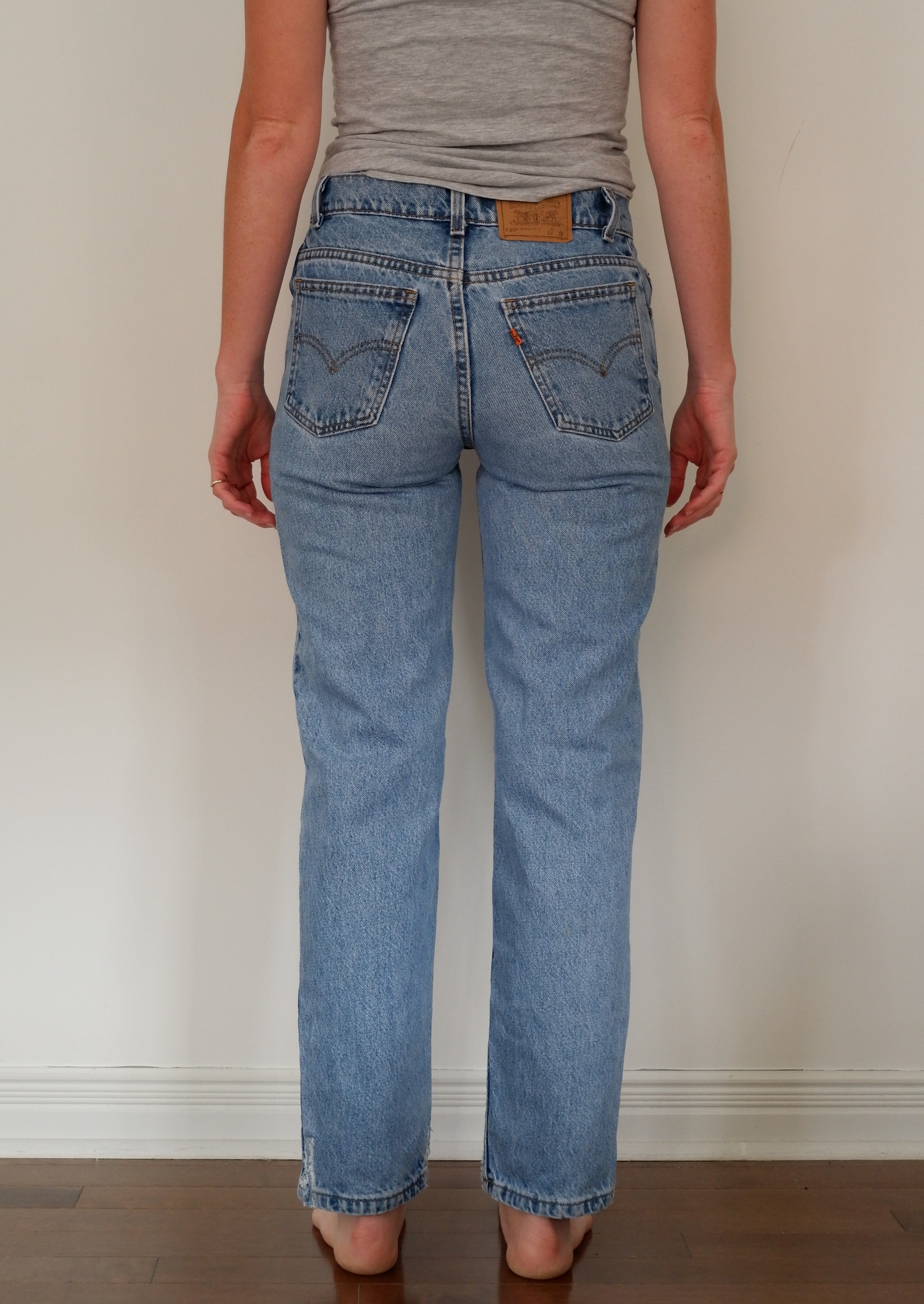 Levis Vintage 550 Medium Light Wash Jeans - 26