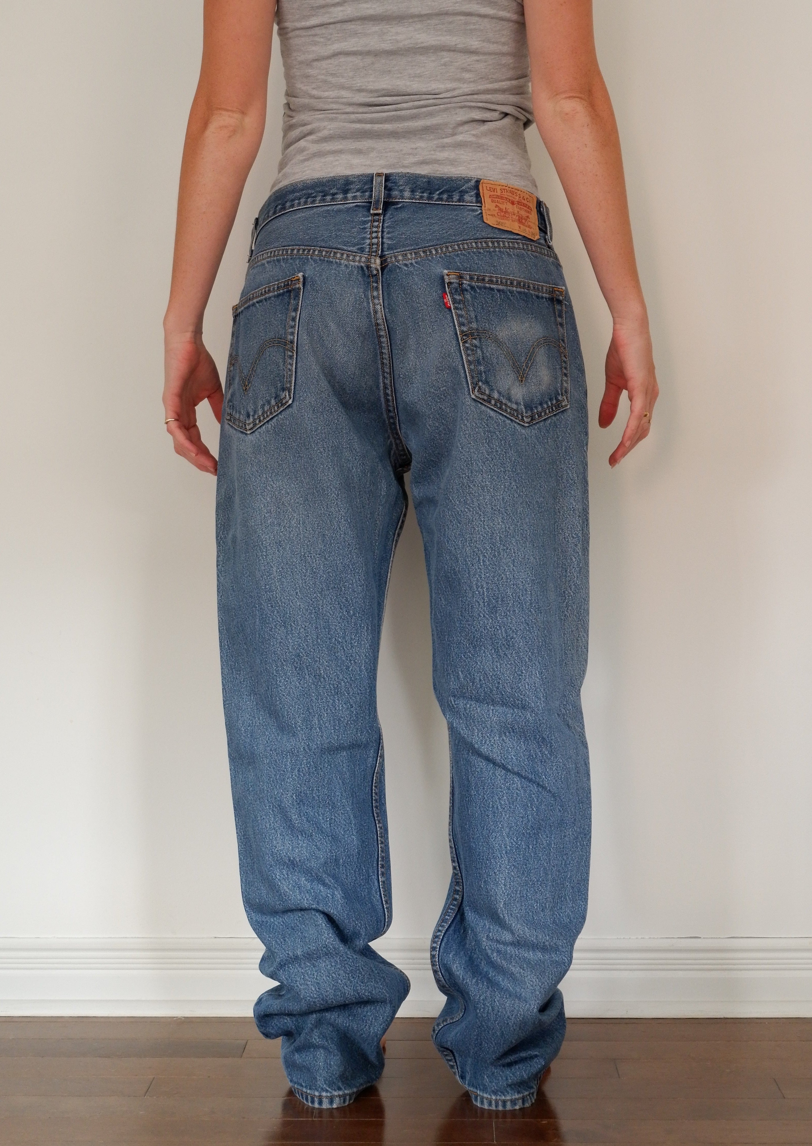 Levis 505 Medium Wash Reguar Fit Jeans - 34