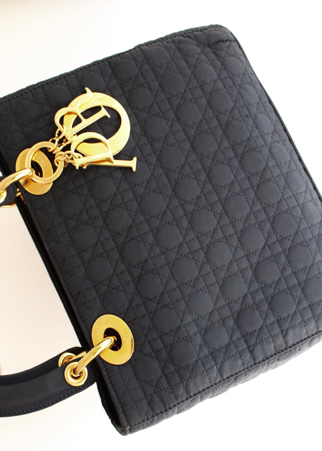 Sac à main Christian Dior Lady Dior Medium en toile bleu marine, d'occasion authentique, avec accastillage doré