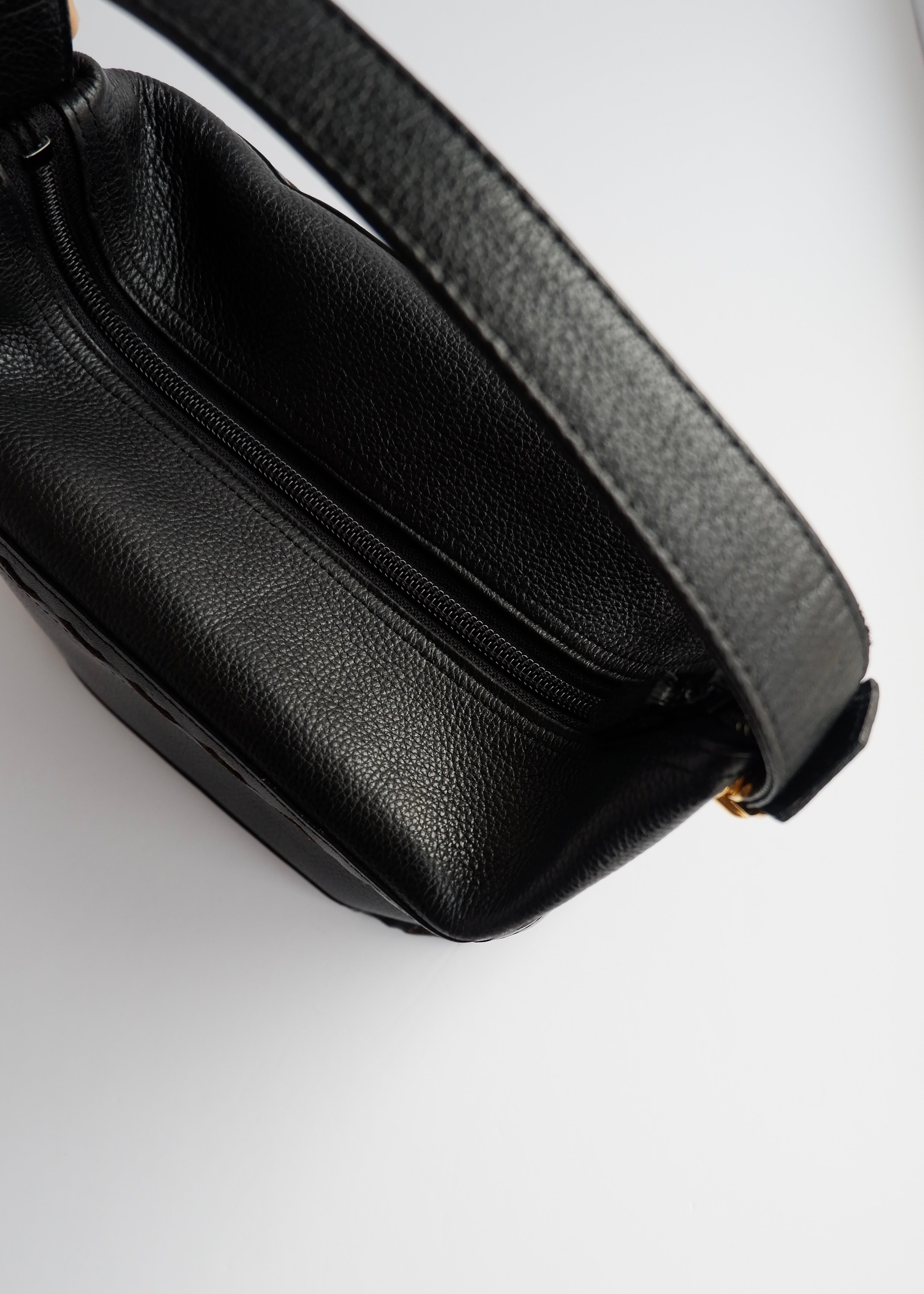 Sac à main YSL vintage authentique d'occasion en cuir grainé noir