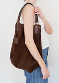 Sac à bandoulière hobo Gucci en daim marron authentique d'occasion