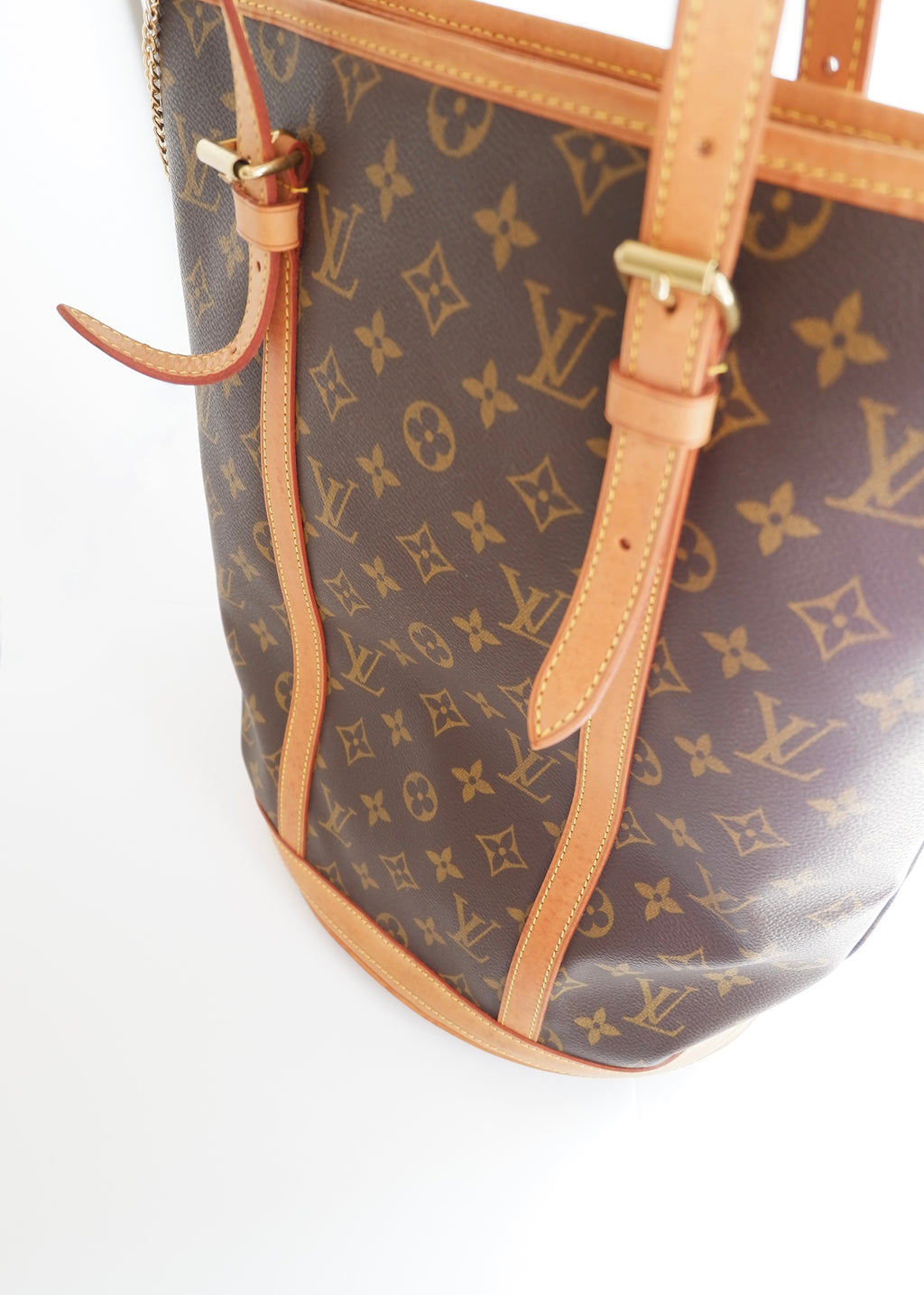 Preowned Louis Vuitton Monogram Bucket Bag GM W. Pouch