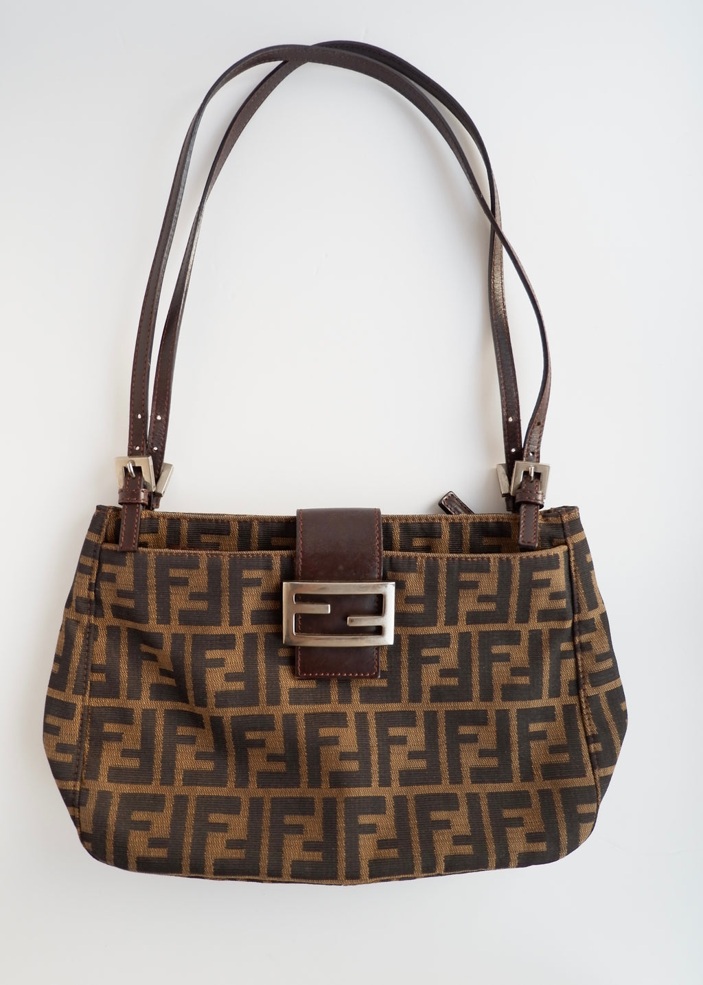 Sac à bandoulière Fendi Hobo Zucca marron authentique d'occasion