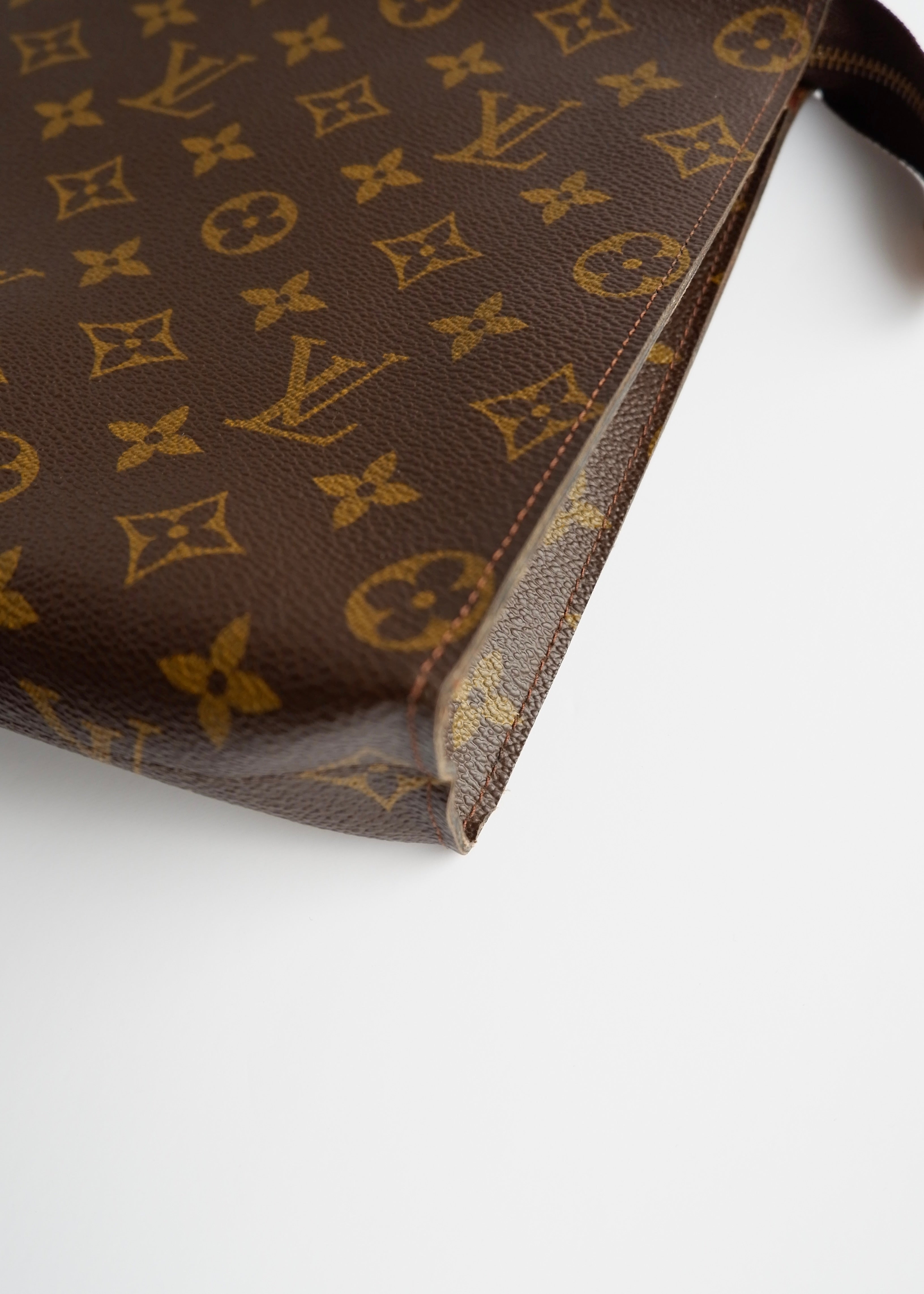 Authentic Preowned Vintage Louis Vuitton Mongram Toiletry 26