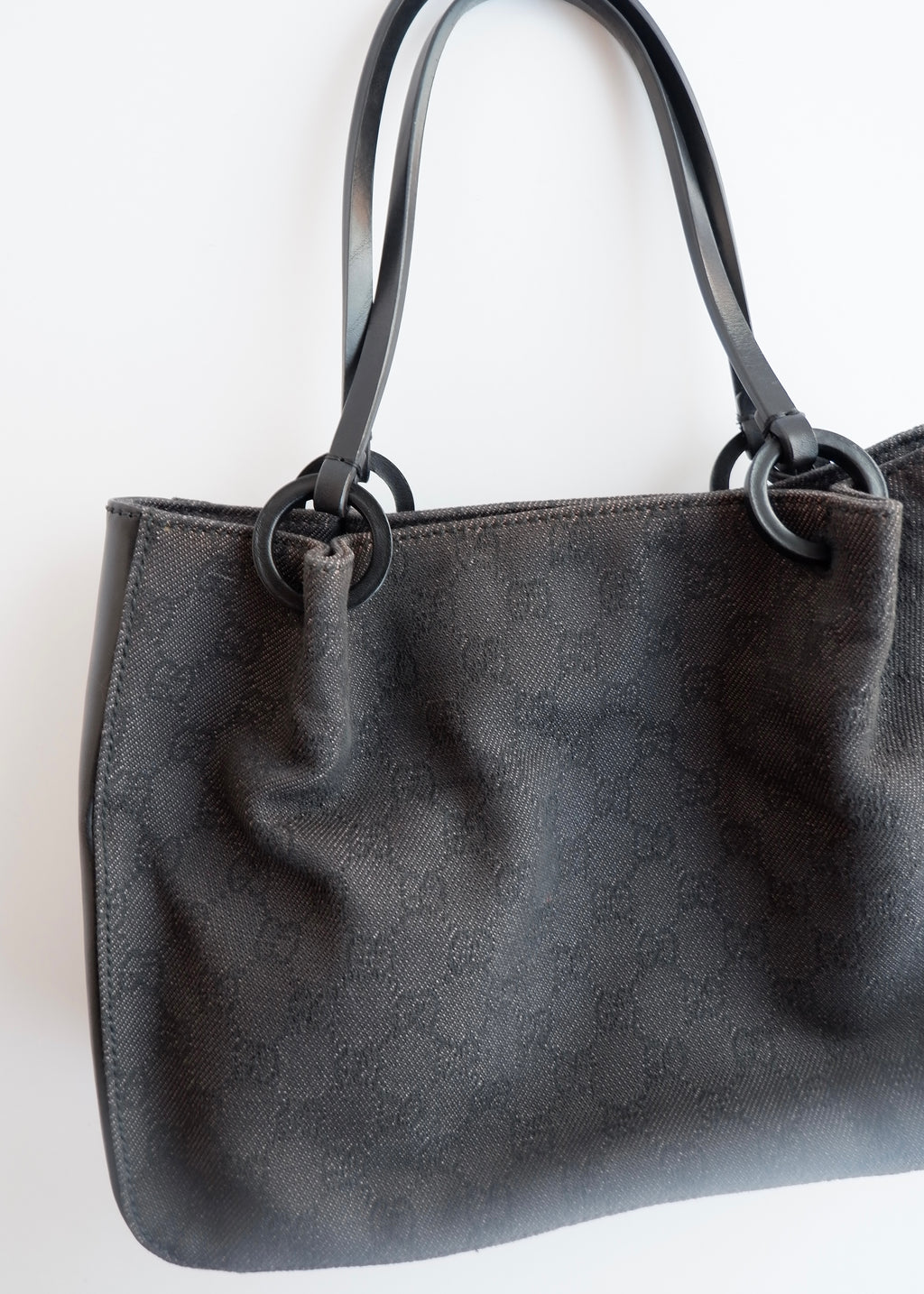Authentique sac bandoulière Gucci d'occasion en toile GG en jean/cuir noir