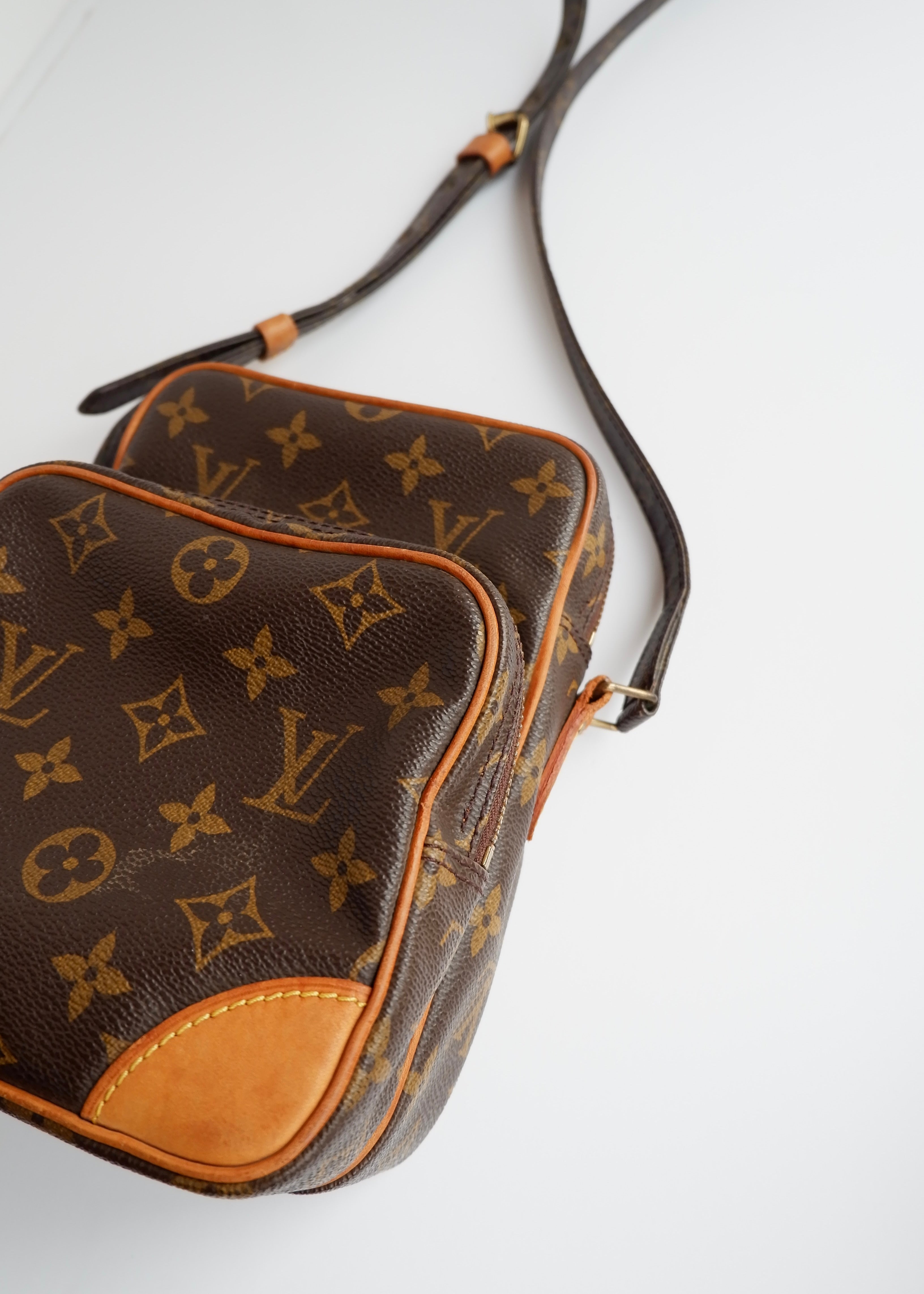 Sac bandoulière Louis Vuitton Monogram Amazone d'occasion authentique