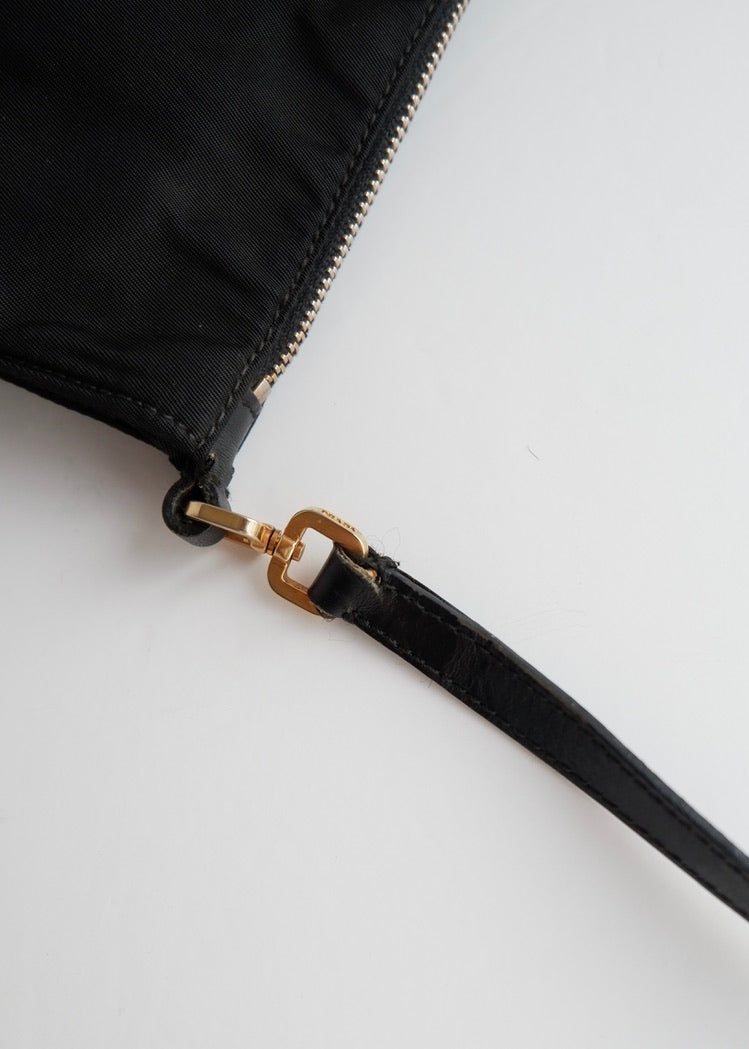Authentique sac à bandoulière Prada en nylon noir d'occasion