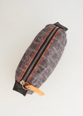 Pochette Dior en jean bleu marine motif Oblique, d'occasion et authentique