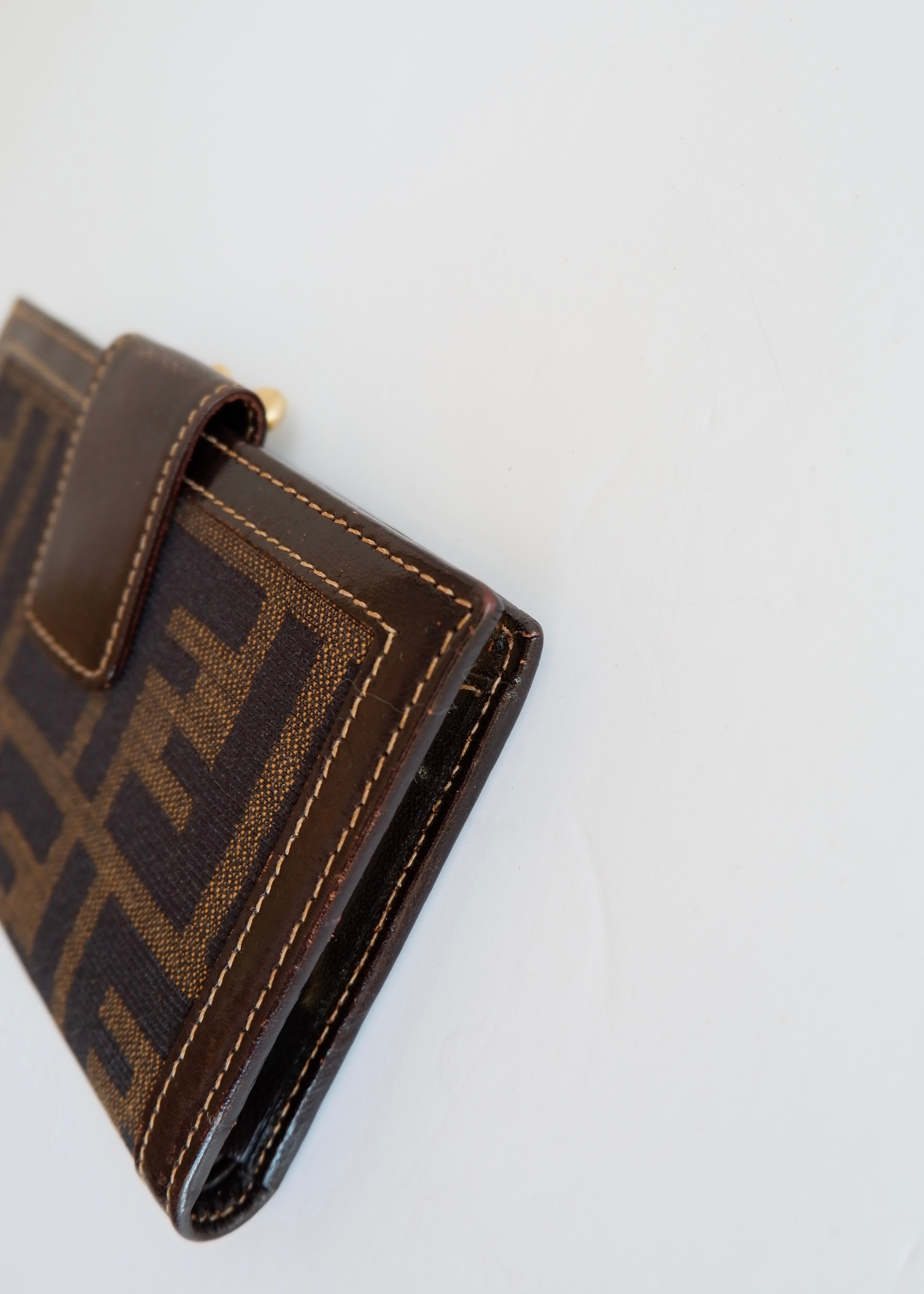 Preowned Vintage Fendi Brown Zucca Canvas/Leather Twist Lock Wallet