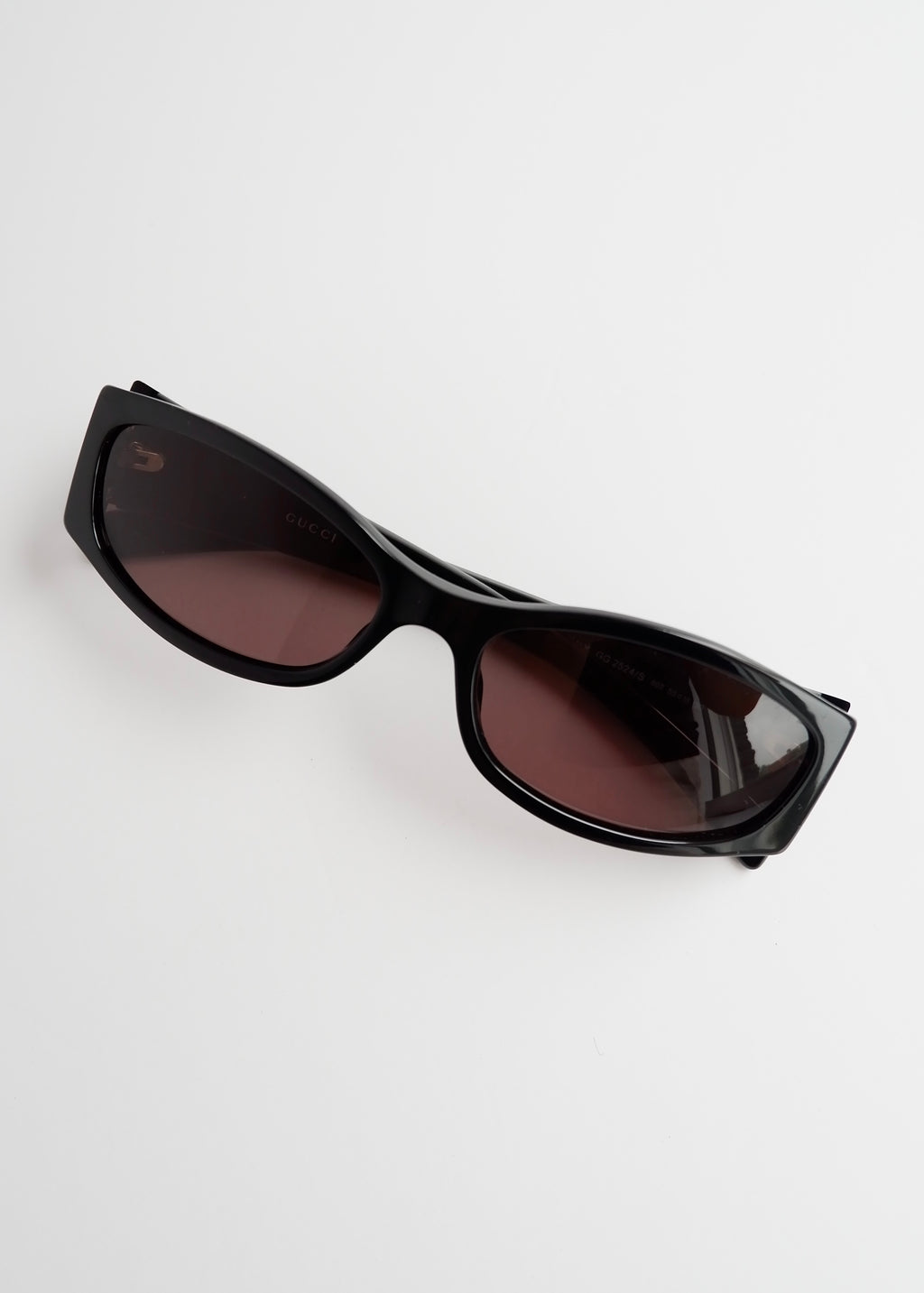 Authentiques lunettes de soleil à monture carrée noire Gucci d'occasion