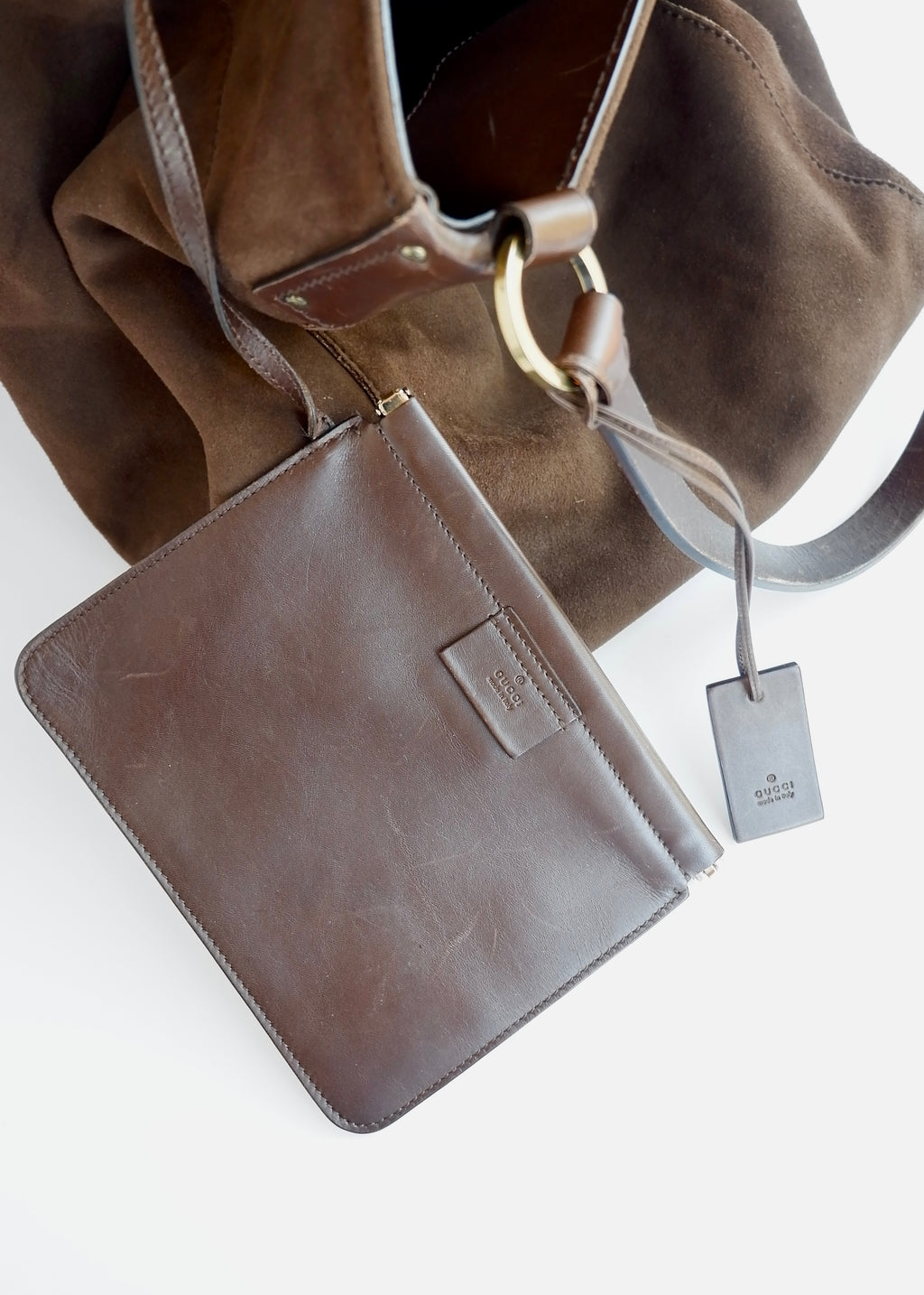 Sac à bandoulière hobo Gucci en daim marron authentique d'occasion