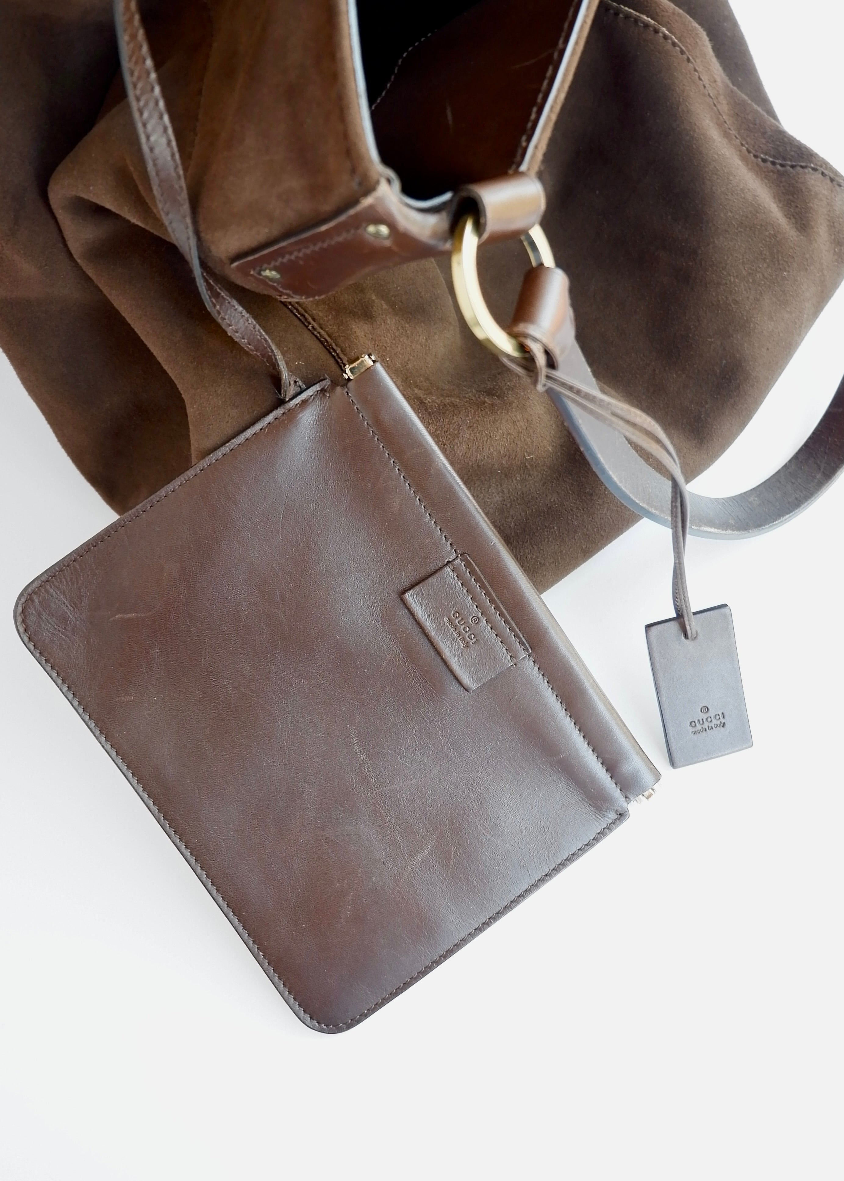 Sac à bandoulière hobo Gucci en daim marron authentique d'occasion