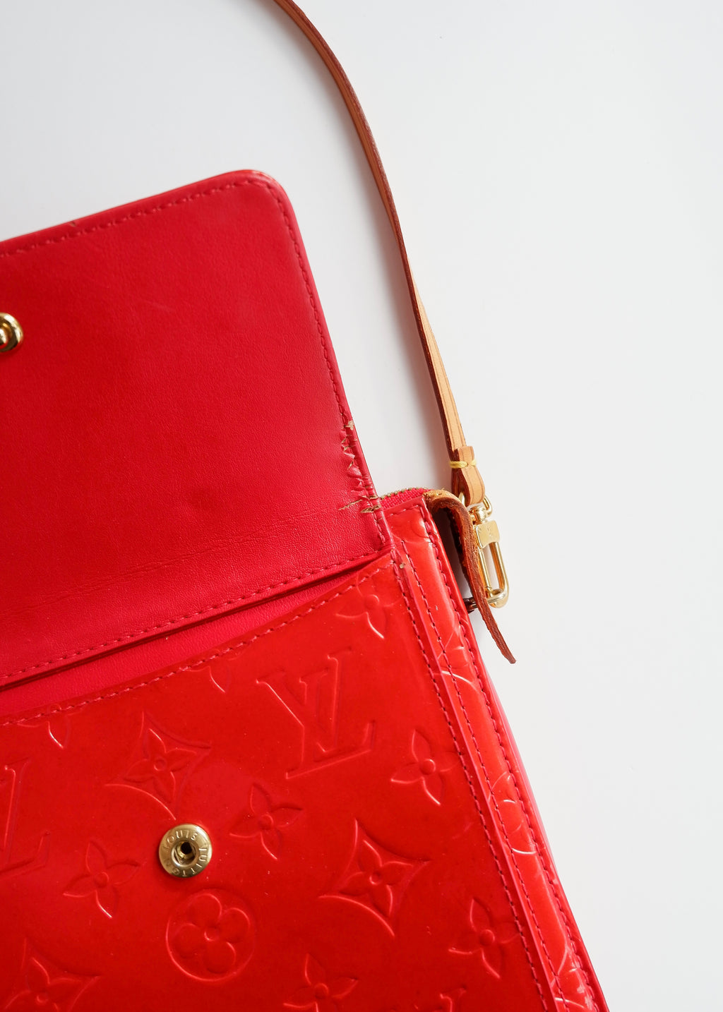 Sac bandoulière Louis Vuitton Monogram Mott Vernis Rouge Authentique d'occasion