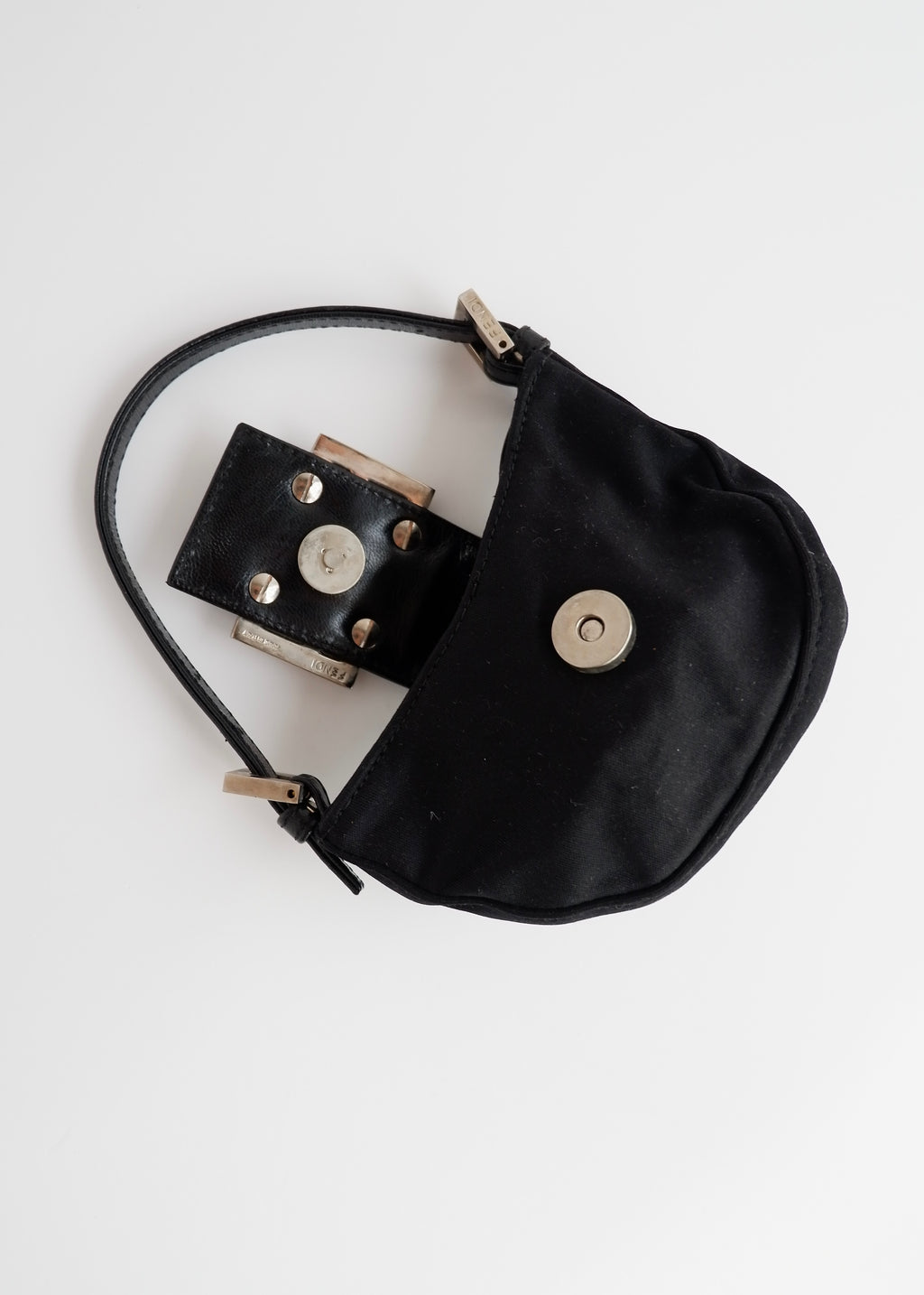 Authentique sac Fendi Micro Croissant en tissu noir d'occasion