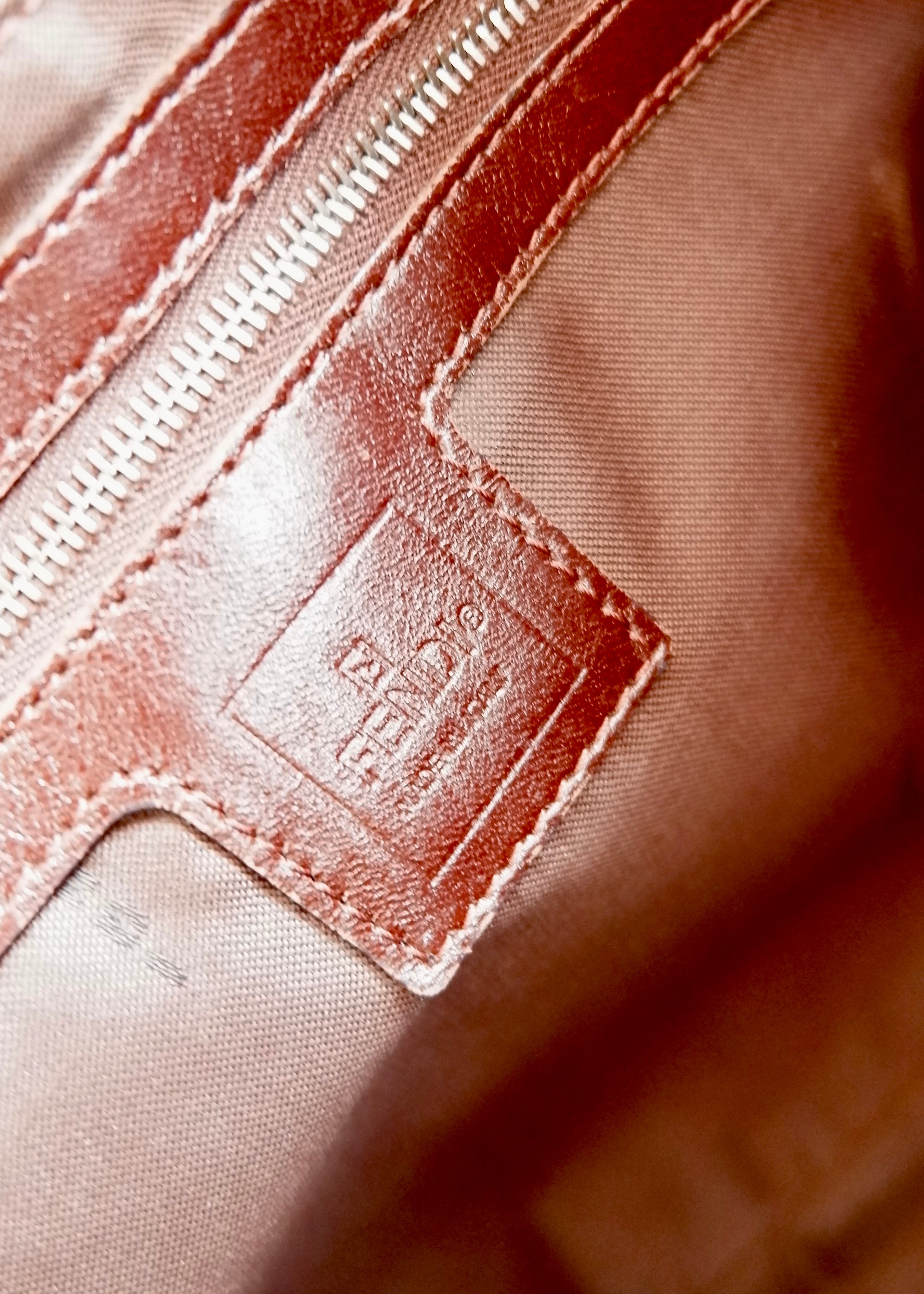 Sac cabas/sac à bandoulière Fendi Zucca authentique d'occasion