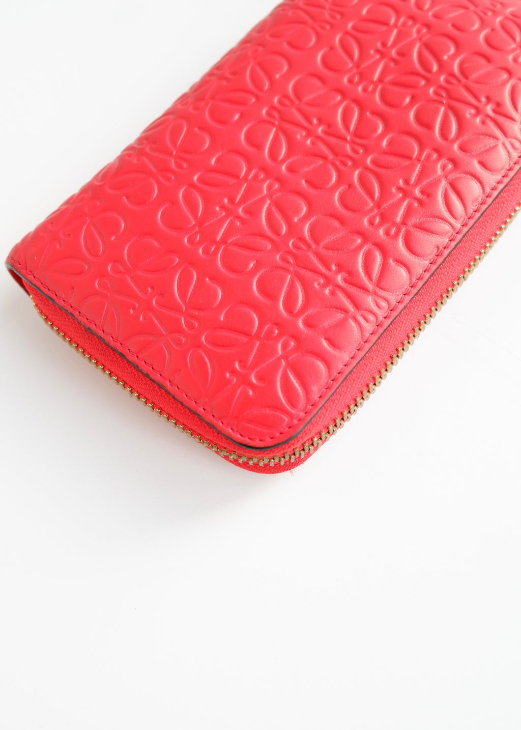 Portefeuille Long Loewe Rouge Zippé Pré-aimé Authentique