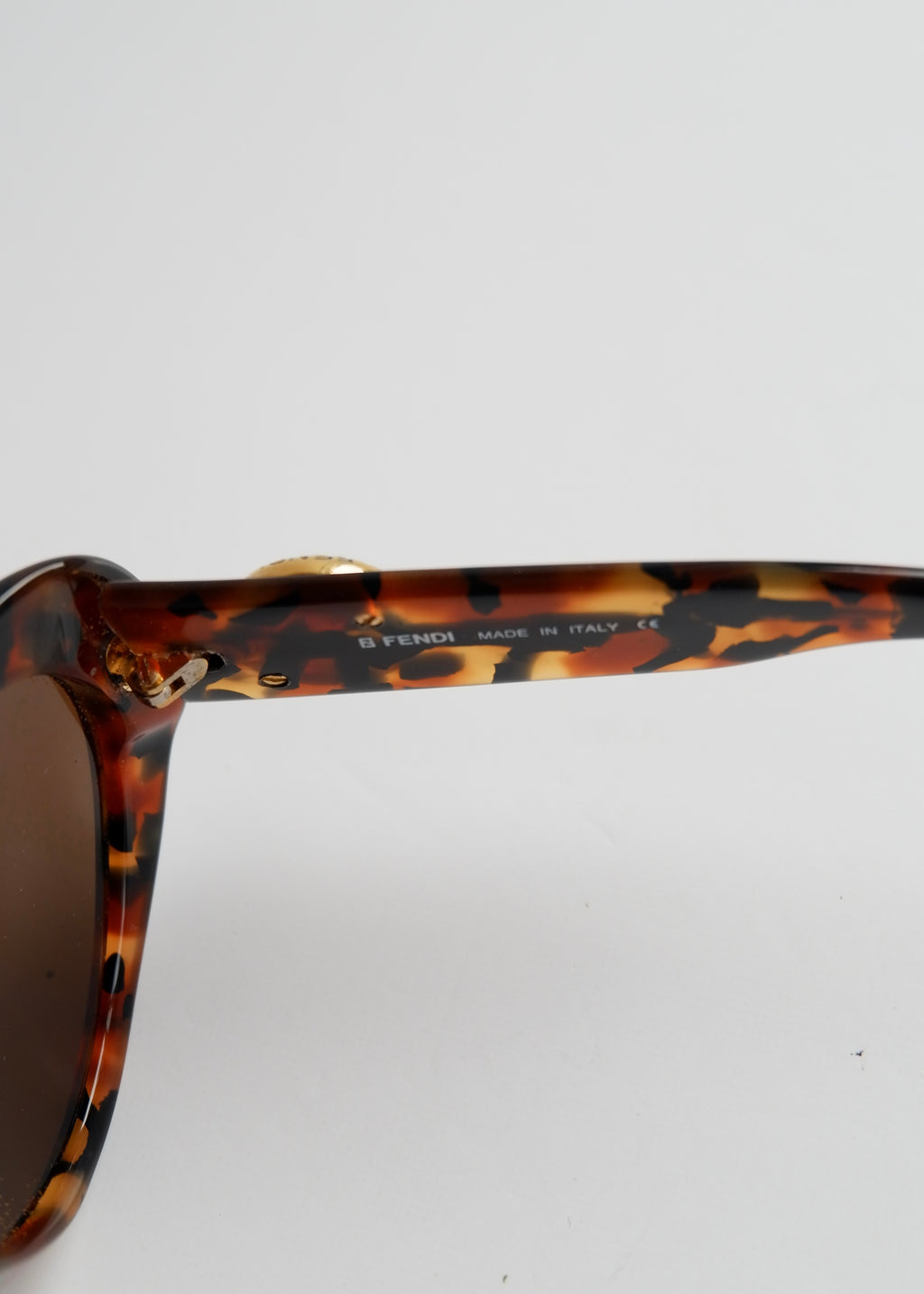 Authentiques lunettes de soleil Fendi d'occasion à monture ronde écaille de tortue marron