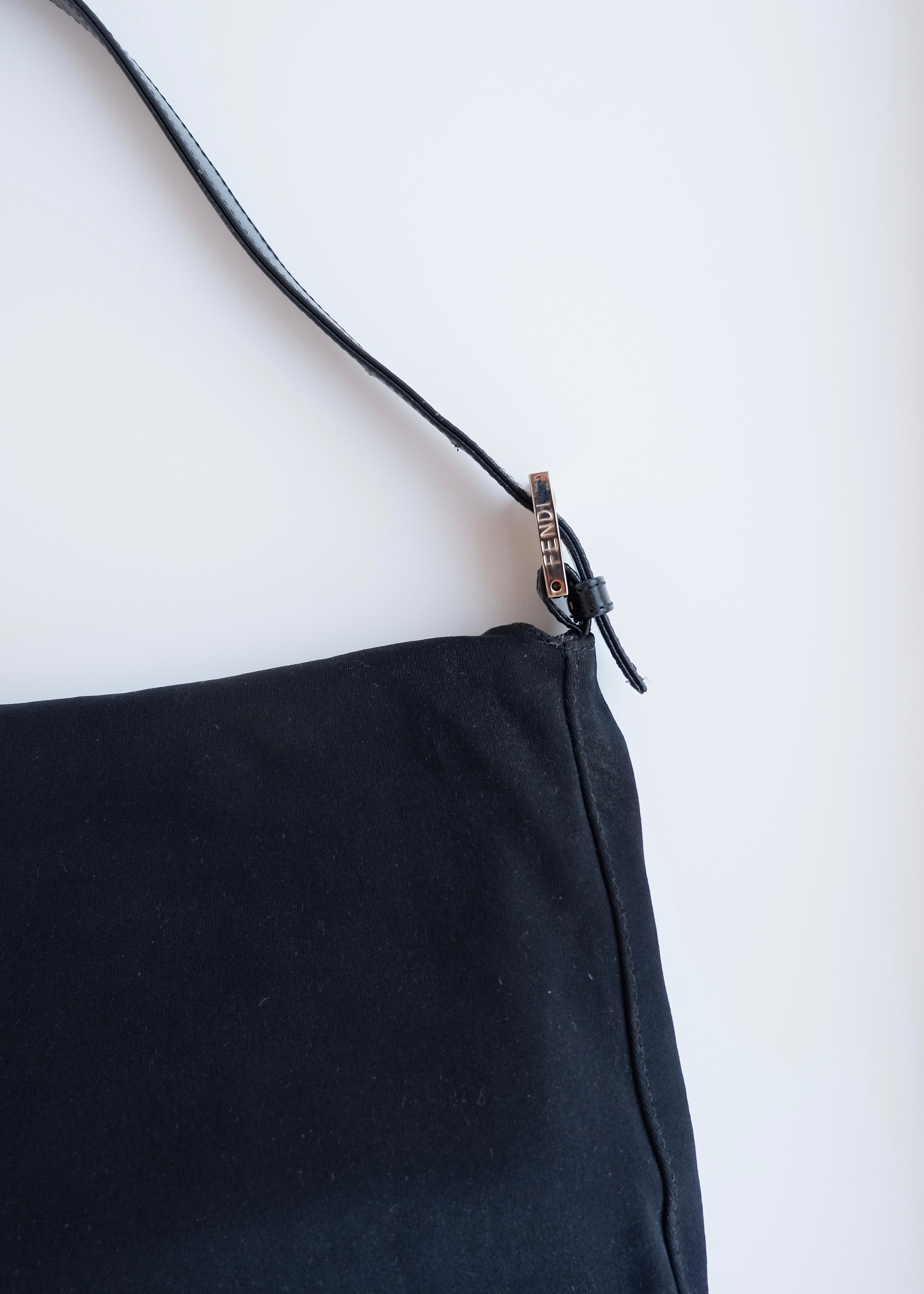 Sac porté épaule baguette Fendi authentique d'occasion en tissu noir