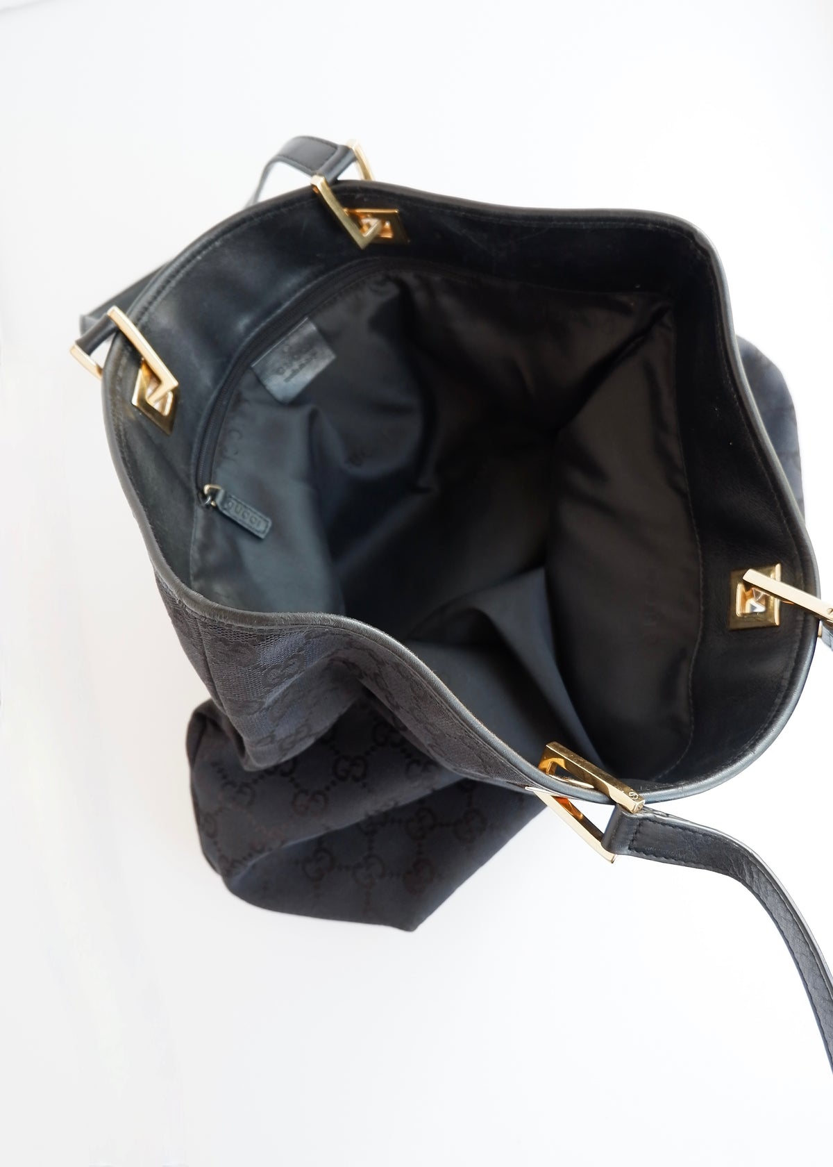 Preowned Gucci Black GG Canvas Shoulder Bag GHW